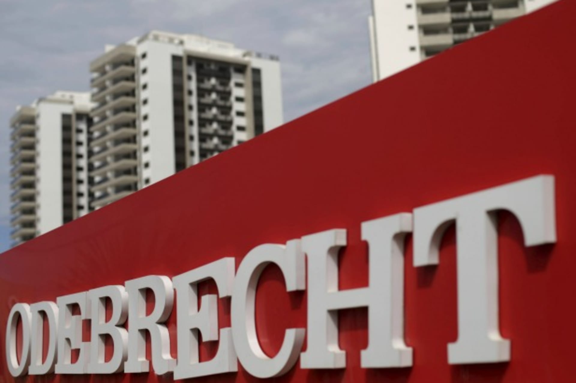 <p>A sign of the Odebrecht SA construction conglomerate is pictured in Rio de Janeiro, Brazil, February 26, 2016 (Reuters/Ricardo Moraes).</p>

