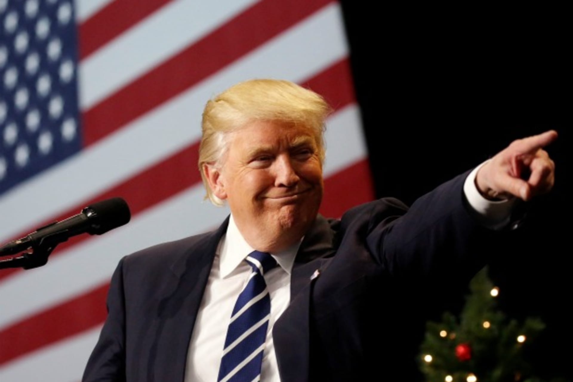 <p>trump-2</p>
