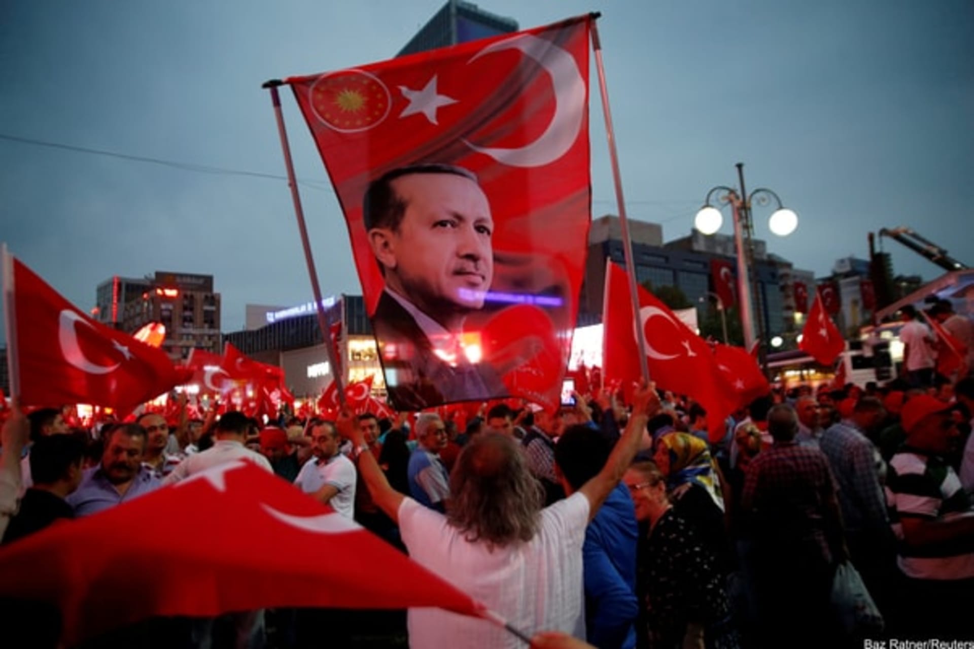 erdogan-anya-schmemann-min