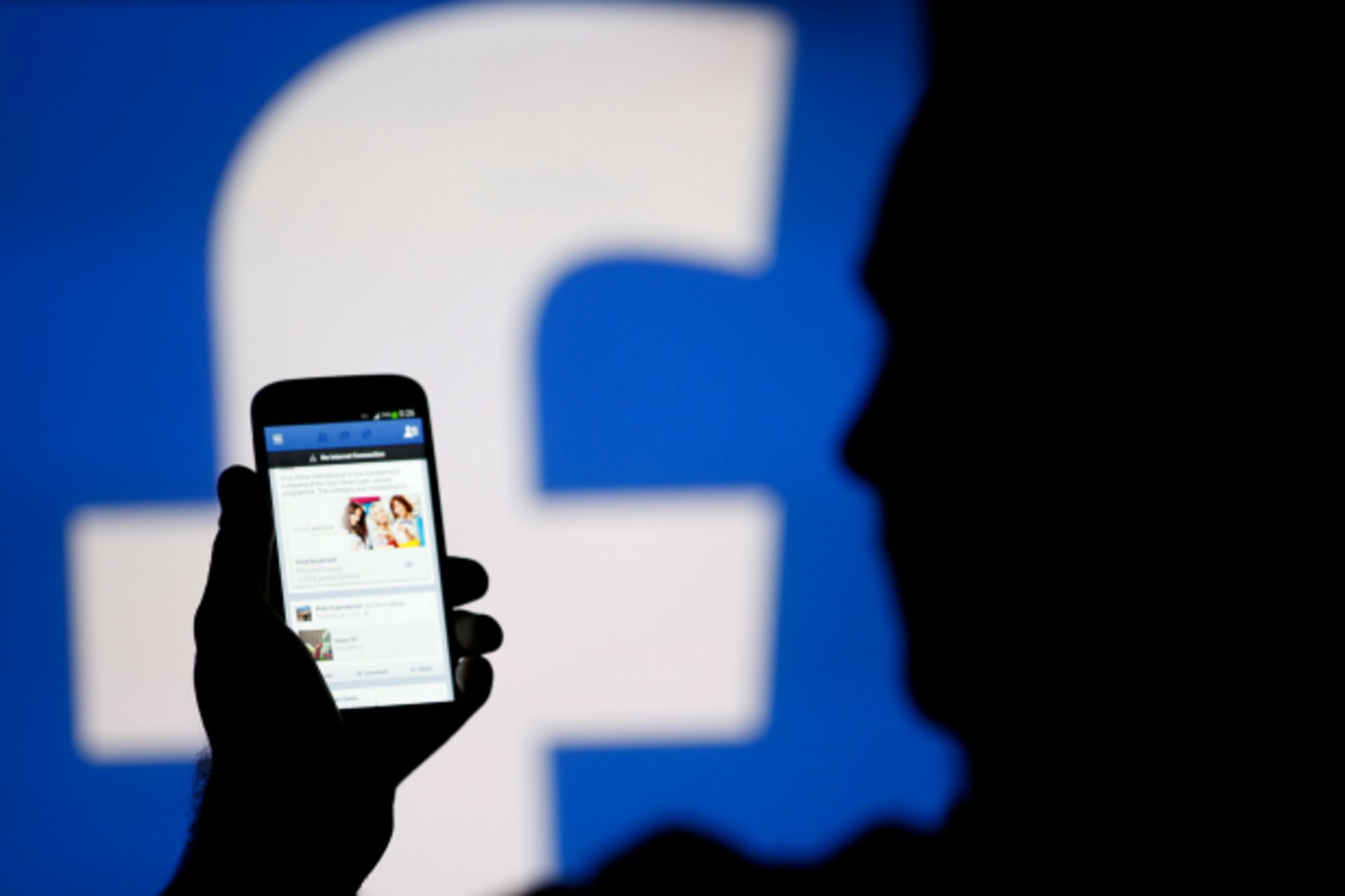 <p>CFR Cyber Net Politics Facebook</p>
