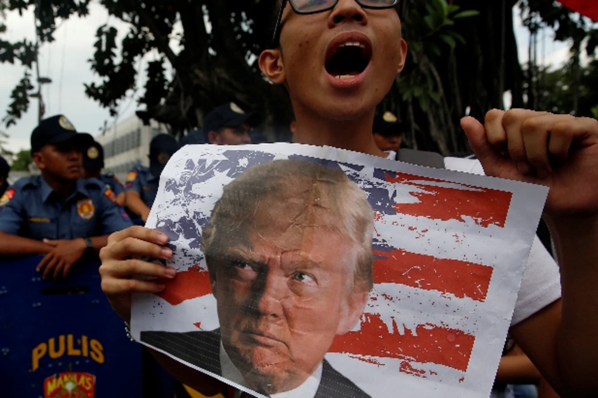 trump-protest-philippines
