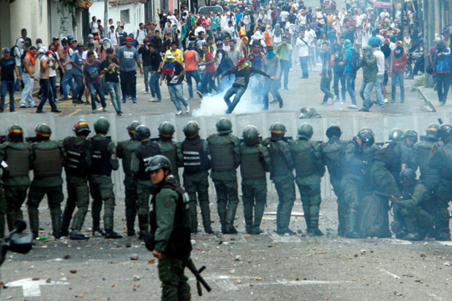 three-factors-driving-venezuelas-impasse-lam