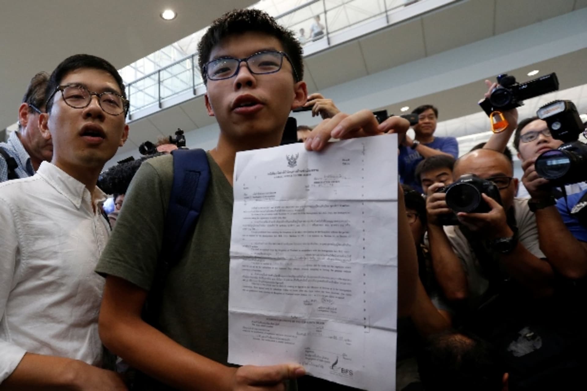 <p>joshua-wong-thai-expulsion</p>
