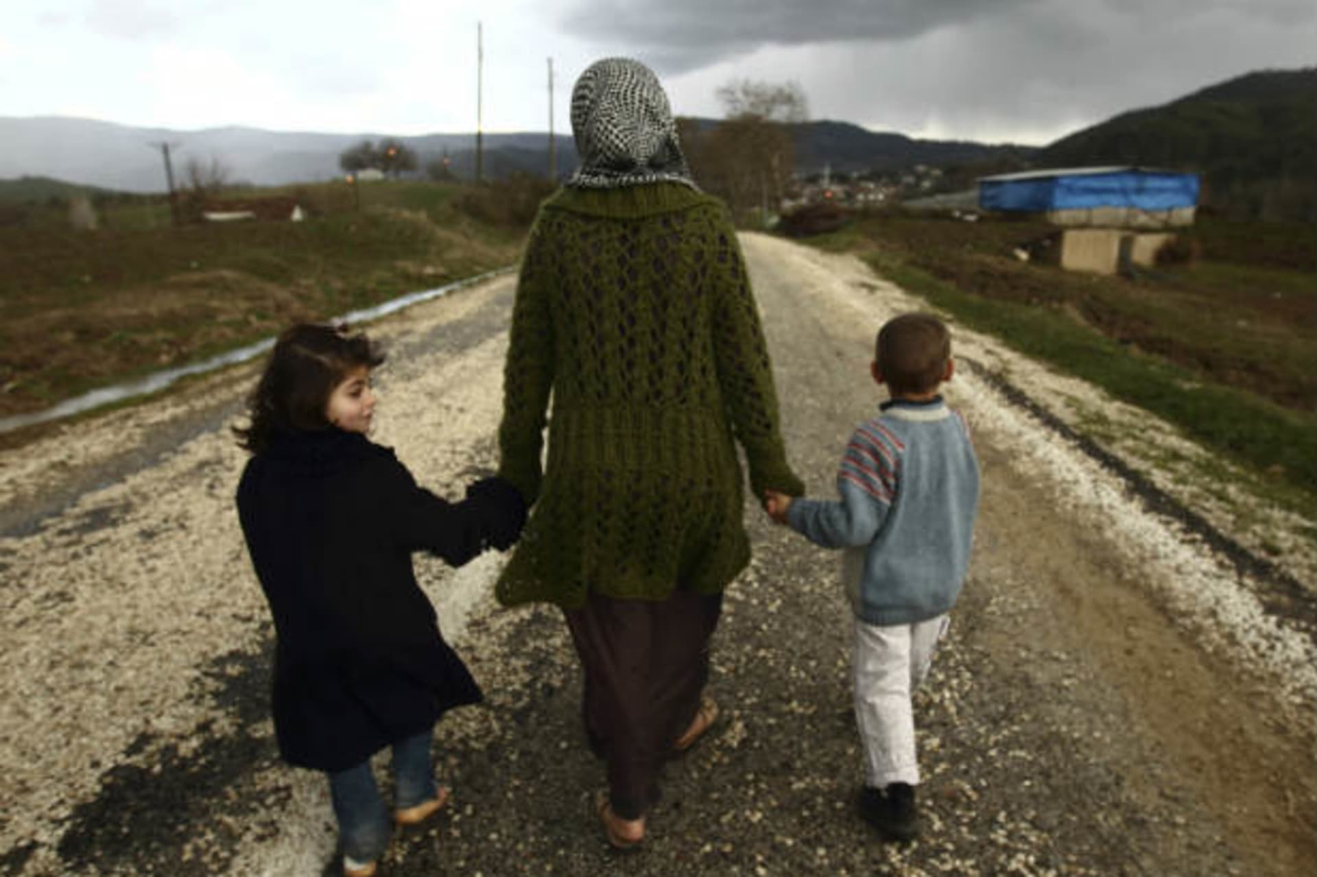 <p>Syria women woman refugee displaced Idlib children</p>
