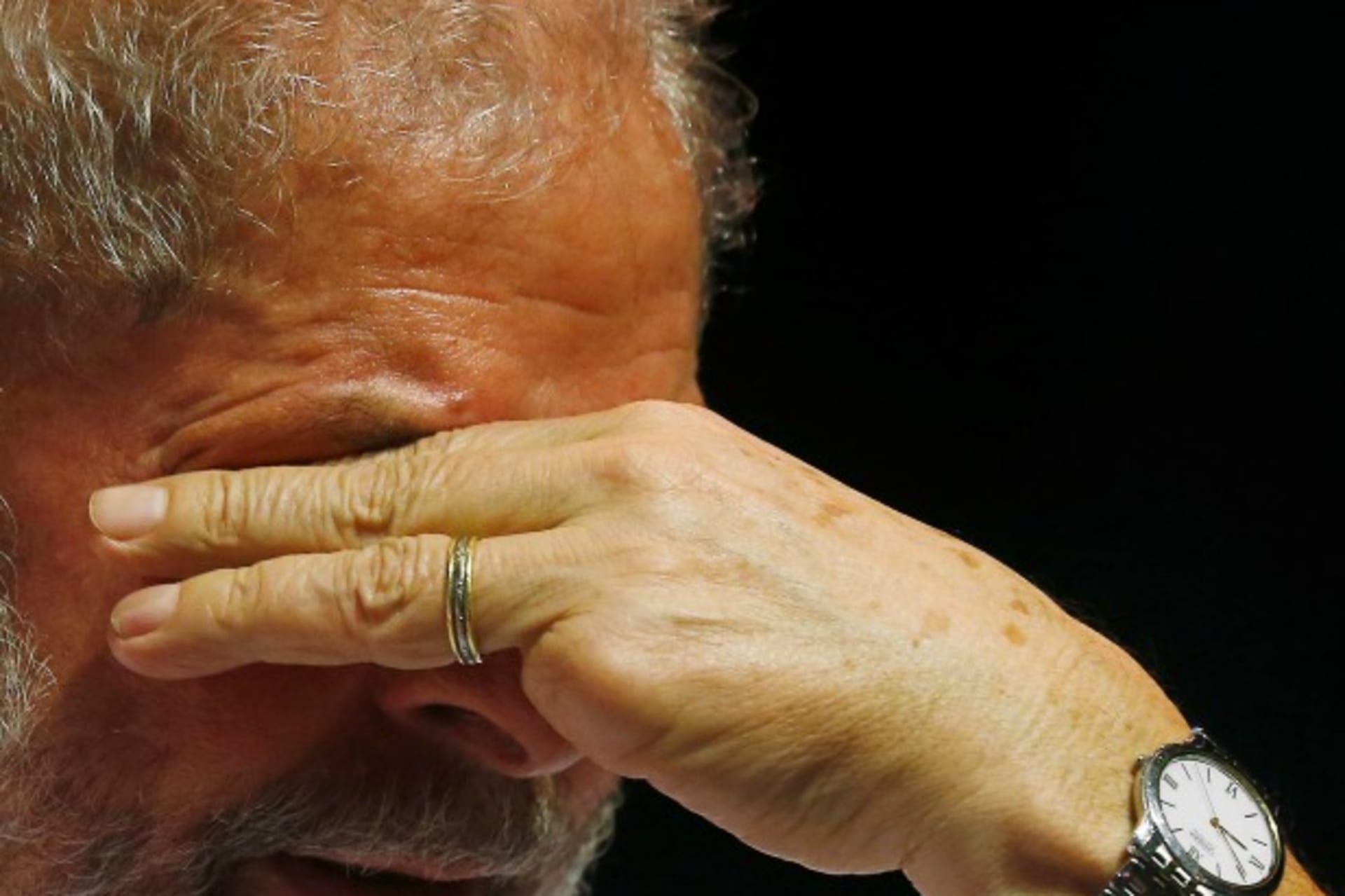 <p>Brazil’s former president Luiz Inacio Lula da Silva attends an event with workers’ unions leaders against the privatization of…mpanies and against Brazil’s interim President Michel Temer, in Rio de Janeiro, Brazil, June 6, 2016 (Reuters/Ricardo Moraes).</p>
