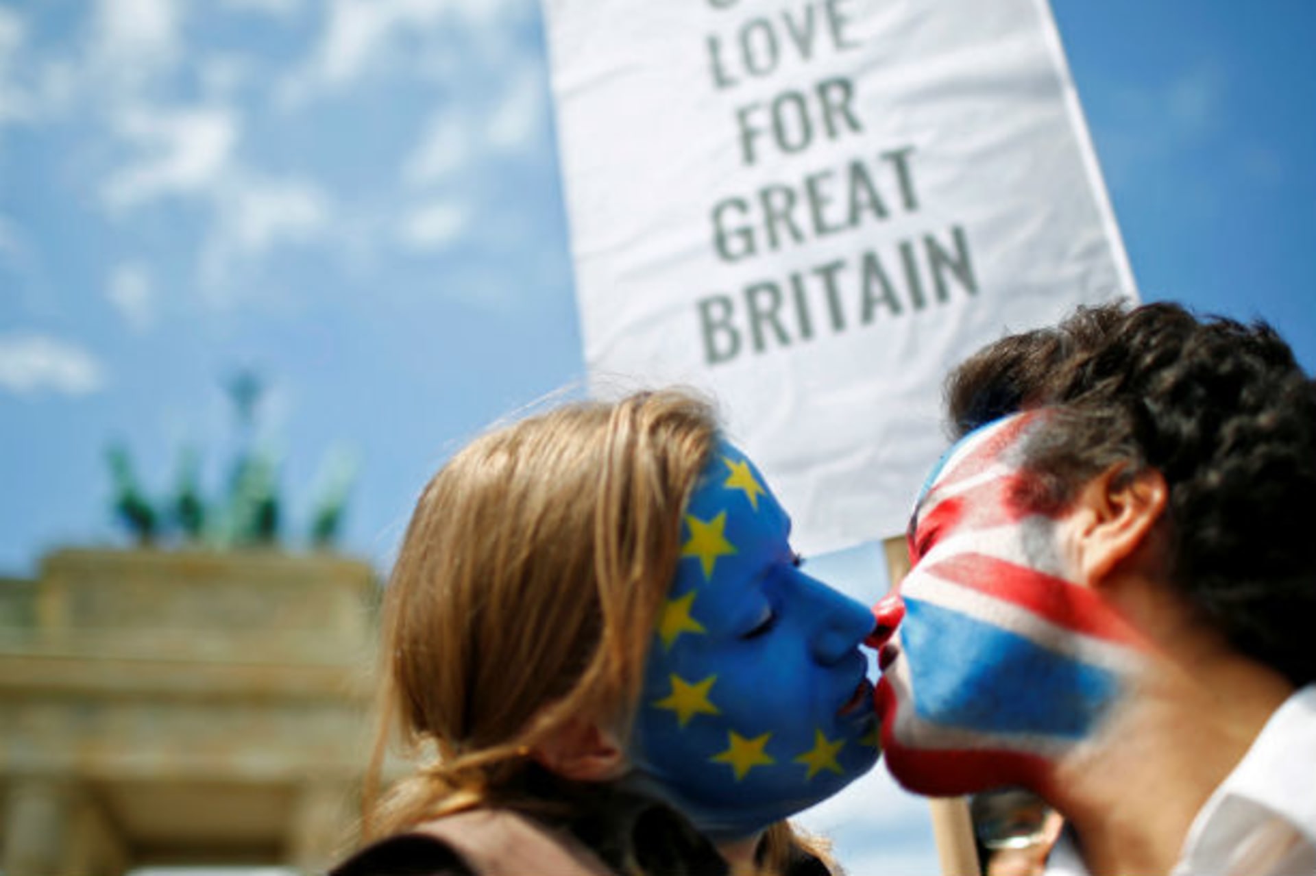 RTX2H0CP Brexit Reuters