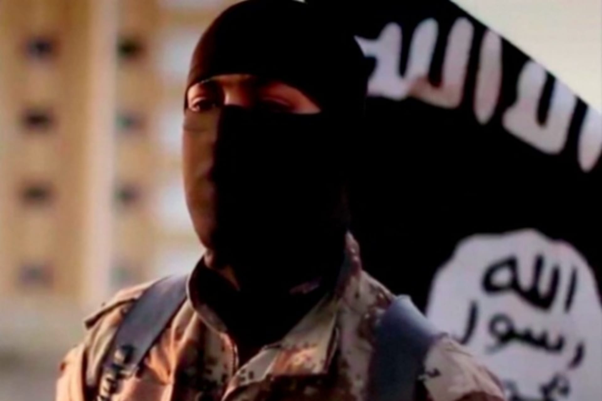 <p>A masked man speaking in what is believed to be a North American accent in a video released by Islamic State in Iraq and Syria…s in September 2014 is pictured in this still frame from video obtained by Reuters (Courtesy Reuters/FBI/Handout via Reuters).</p>
