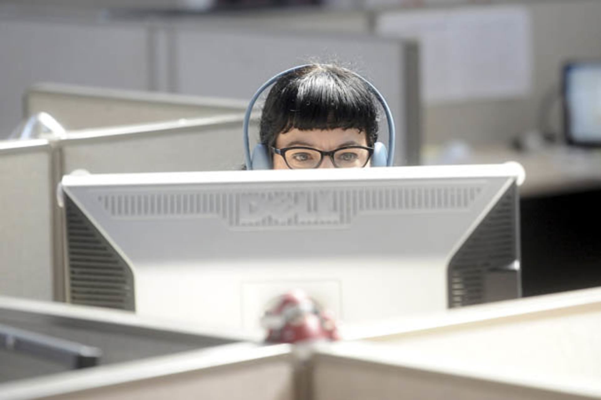 <p>Revision3 worker cubicle</p>
