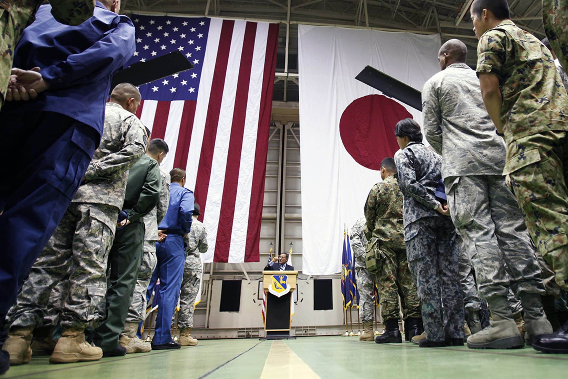 <p>Former U.S. Defense Secretary Leon Panetta addresses U.S. and Japanese forces. </p>
