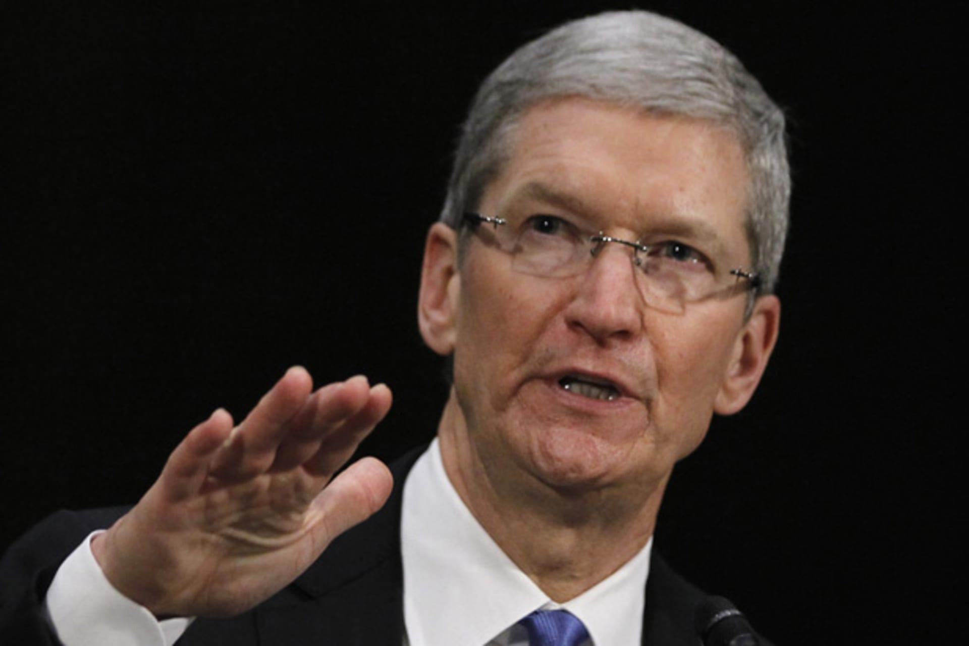 <p>Apple CEO Tim Cook testifies before the Senate Permanent Subcommittee on Investigations on May 21, 2013 (Jason Reed/Courtesy Reuters).</p>
