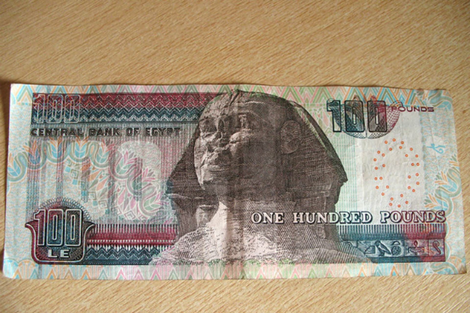 <p>100 Egyptian Pound Note August 14, 2007 (Courtesy FLICKR/David P.)</p>

