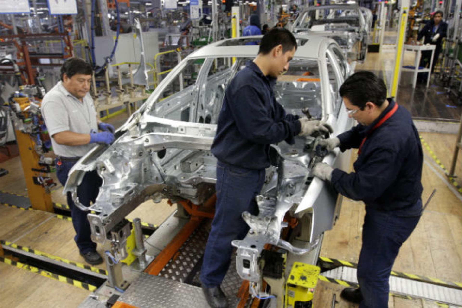Mexico-auto-manufacturing-economic-growth-development-diversification-Volkswagen