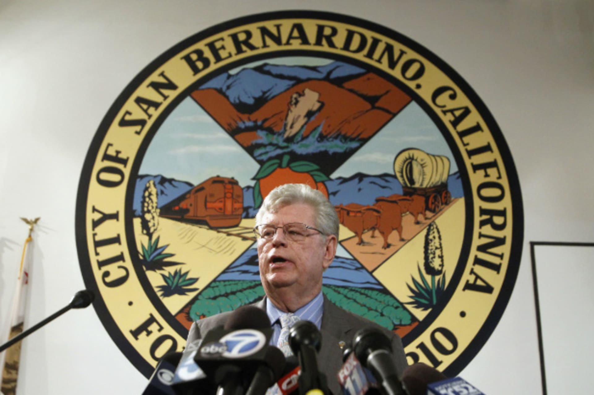 <p>James Penman, city attorney general of San Bernardino who has called into question the validity of the city’s last sixteen annual budgets, spoke at the city council chambers yesterday (Alex Gallardo/Courtesy Reuters).</p>
