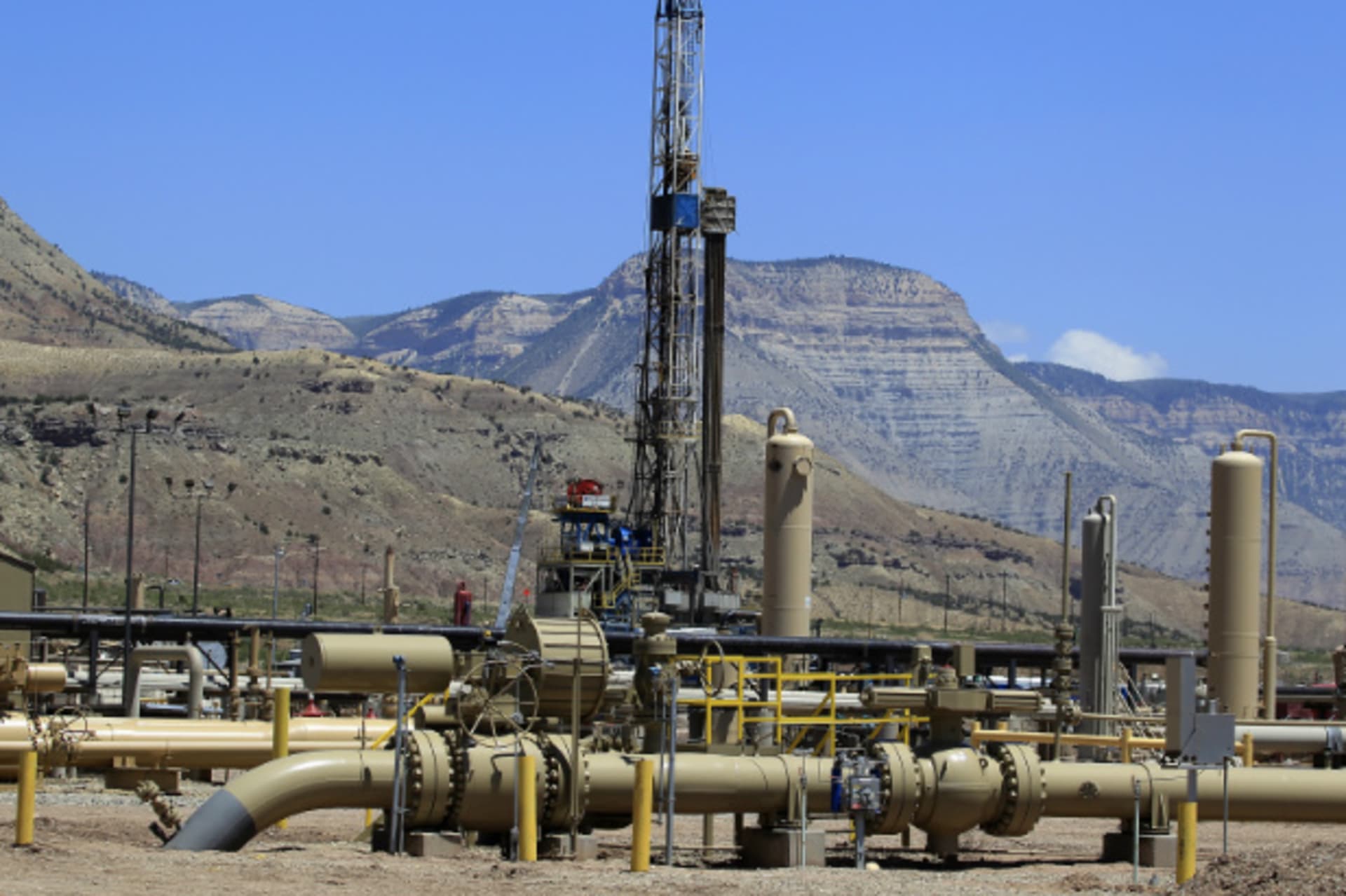 <p>A natural gas drilling rig operates outside Rifle, Colorado (George Frey/Courtesy Reuters).</p>
