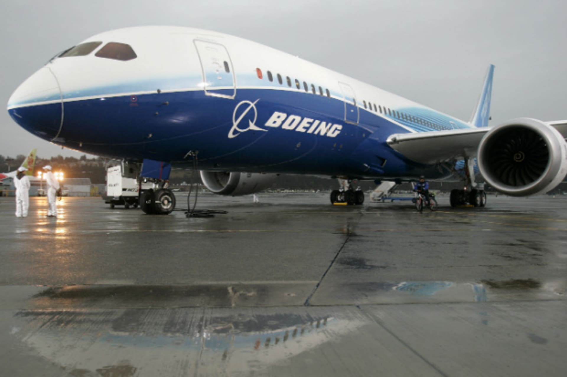 <p>Seattle, Washington has an aviation cluster with facilities such as the final assembly plant for the Boeing 787 Dreamliner, seen here at Boeing Field after its maiden flight in December 2009. (Robert Sorbo/Courtesy Reuters)</p>
