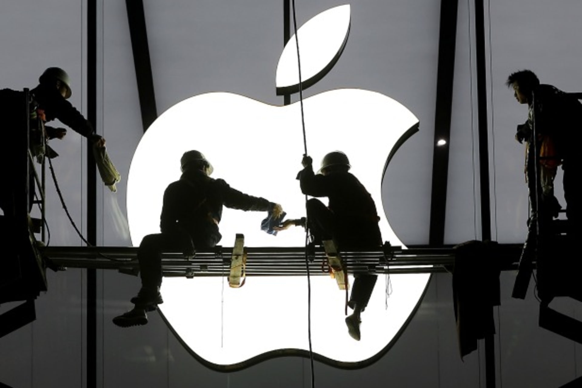 <p>Apple Cyber CFR Net Politics</p>
