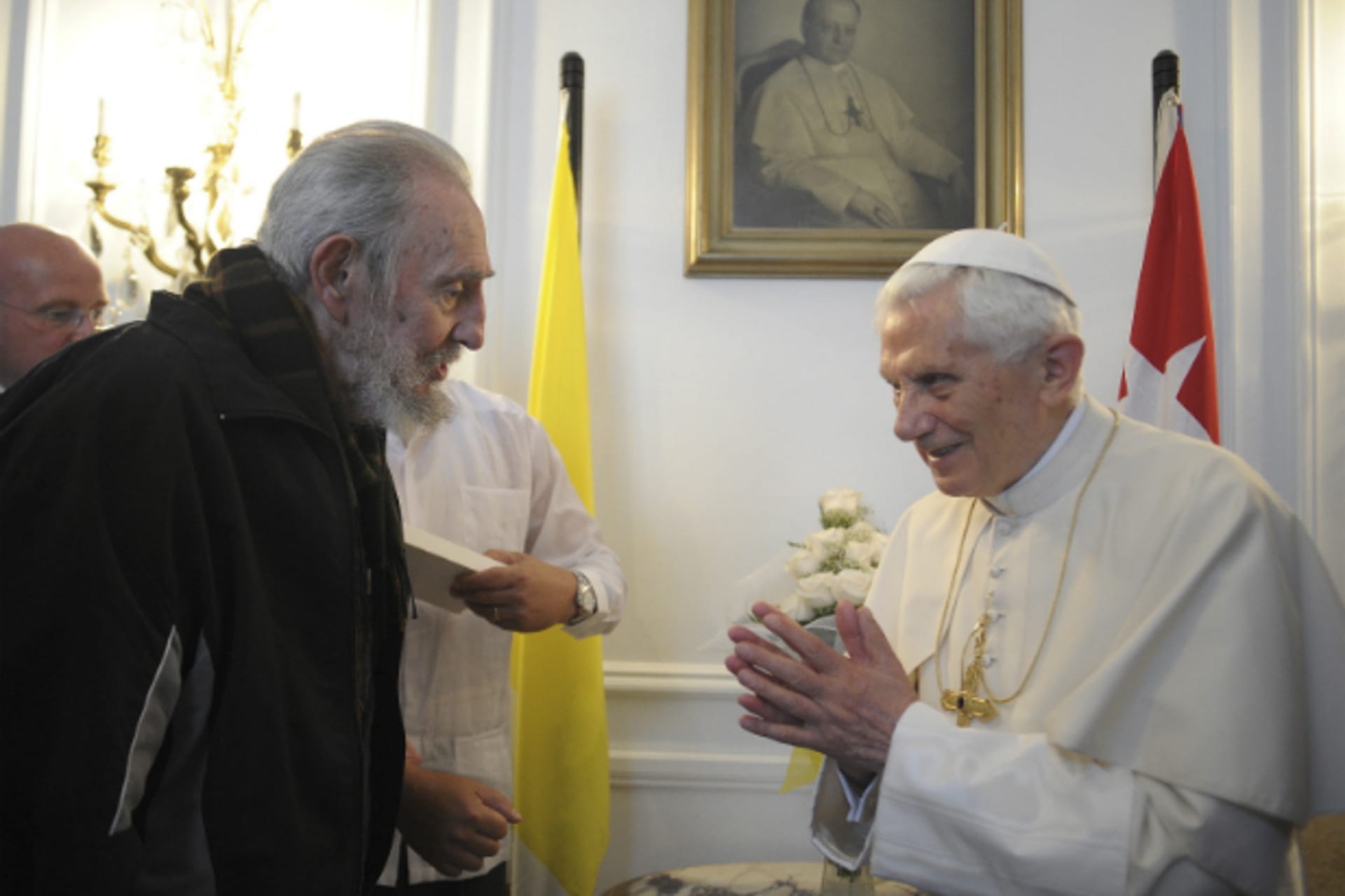 <p>Pope Benedict XVI meets former Cuban leader Fidel Castro in Havana March 28, 2012. (Courtesy REUTERS/Osservatore Romano)</p>
