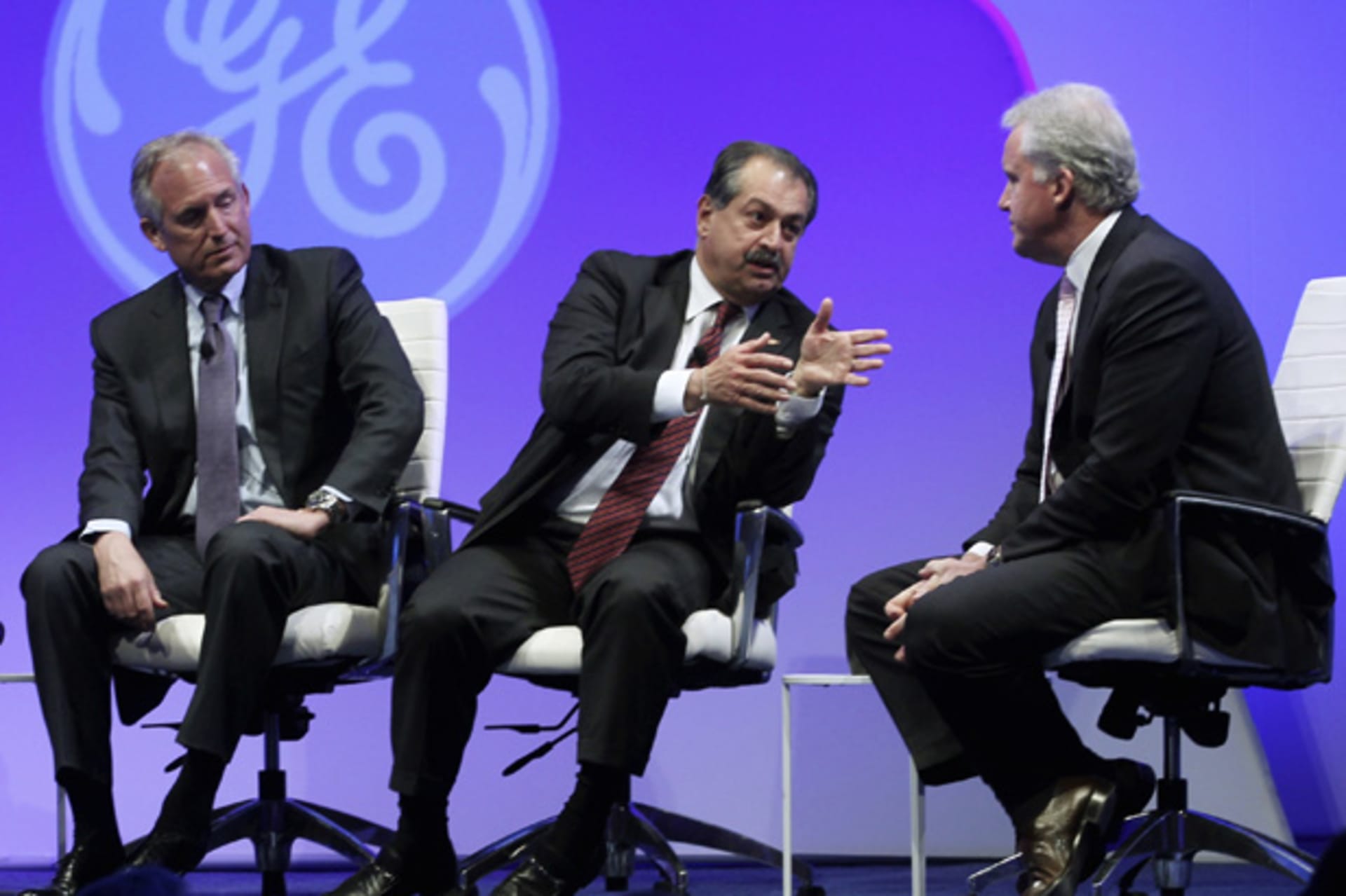 <p>GE Chairman Jeff Immelt; Dow Chemical Chairman and CEO Andrew Liveris; and Boeing Company Chairman, President, and CEO Jim McN…Future of Manufacturing: Growing American Competitiveness” in Washington on February 13, 2012 (Gary Cameron/Courtesy Reuters).</p>

