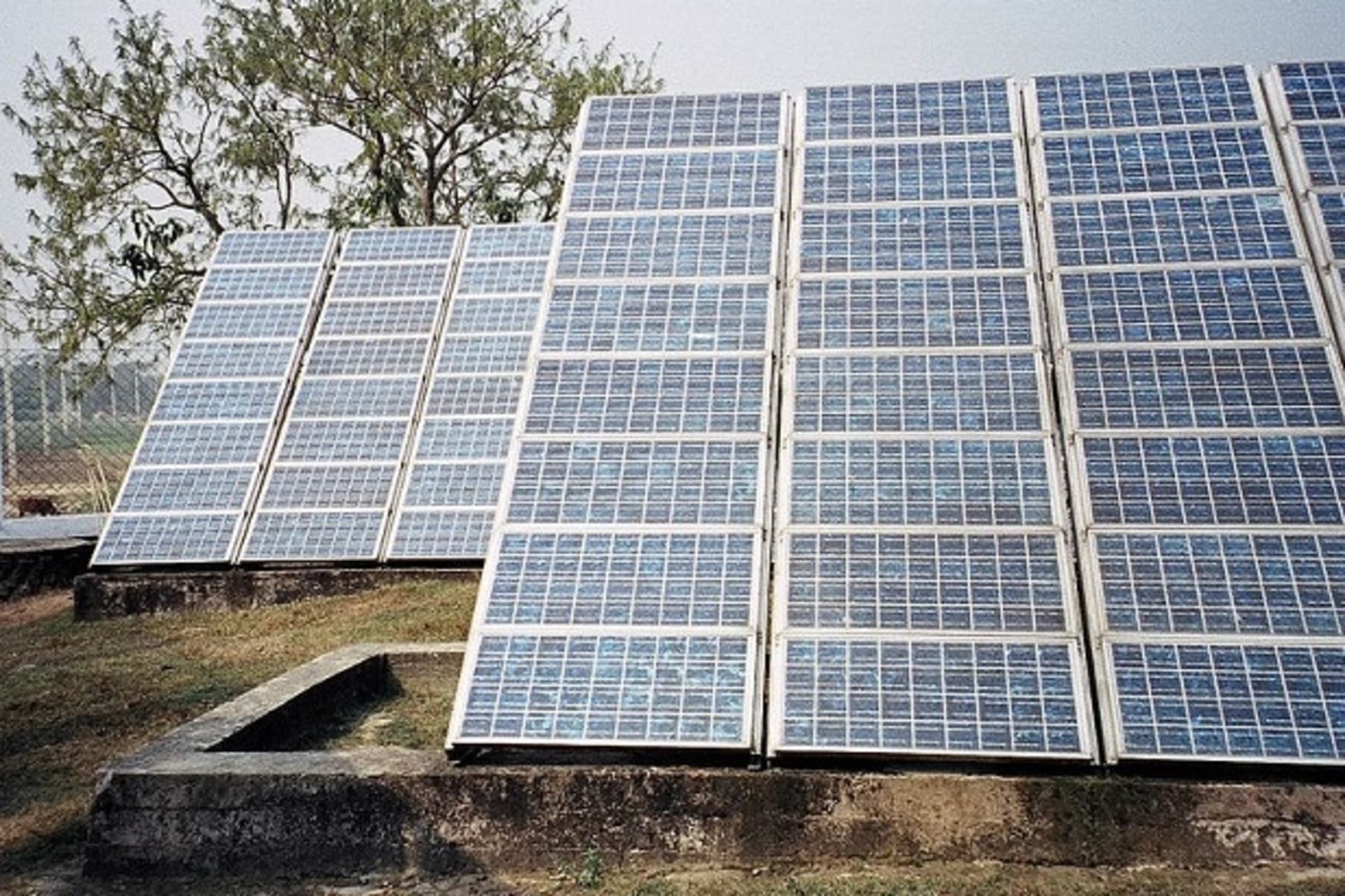 India-solar-battery-charging-station