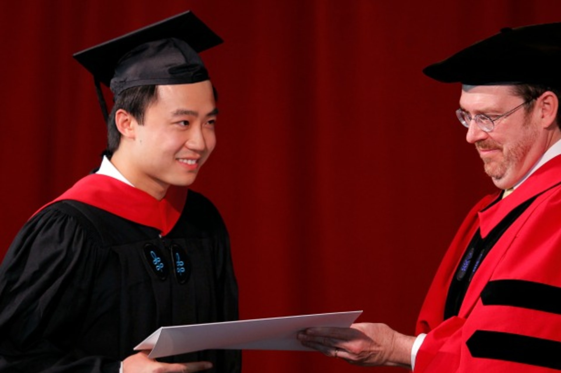 <p>Bo Guagua, son of fallen Chinese politician Bo Xilai, receives his masters degree in public policy from Senior Lecturer John D…er of his homeland’s biggest leadership crisis in two decades. REUTERS/Brian Snyder (UNITED STATES – Tags: EDUCATION POLITICS)</p>
