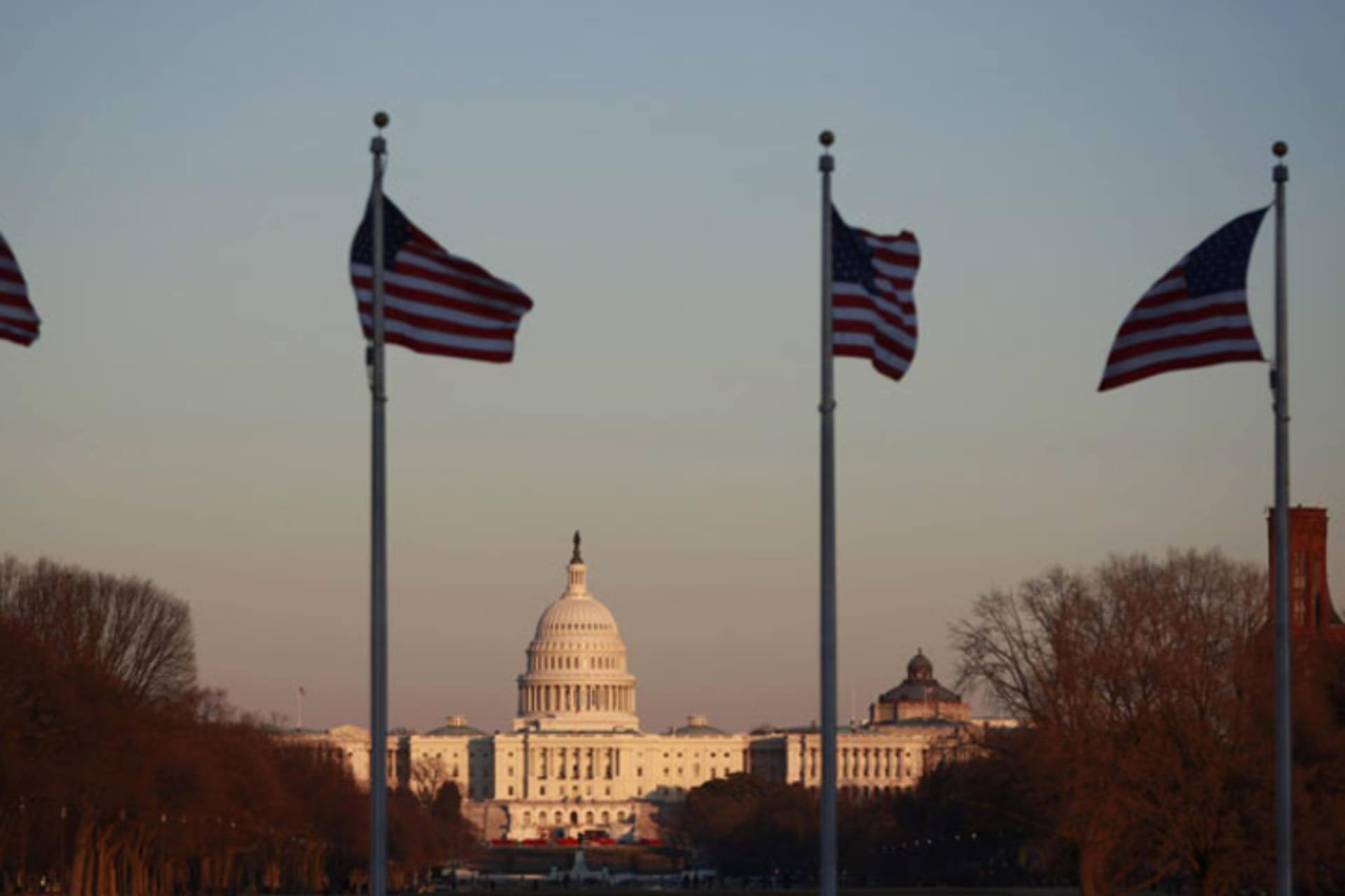 Capitol-w-American-Flags