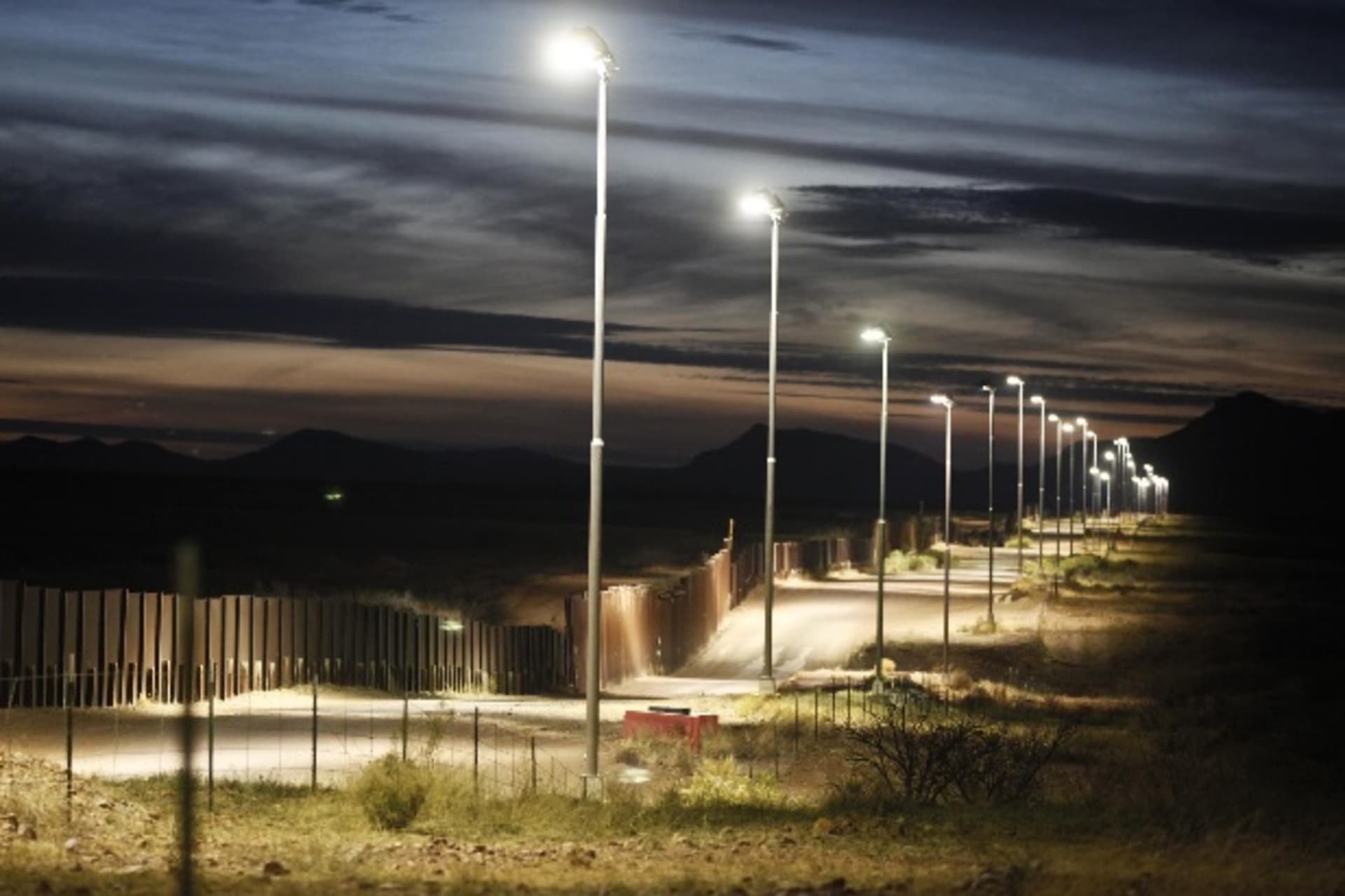 <p>The Arizona-Mexico border fence near Naco, Arizona, March 29, 2013. REUTERS/Samantha Sais</p>
