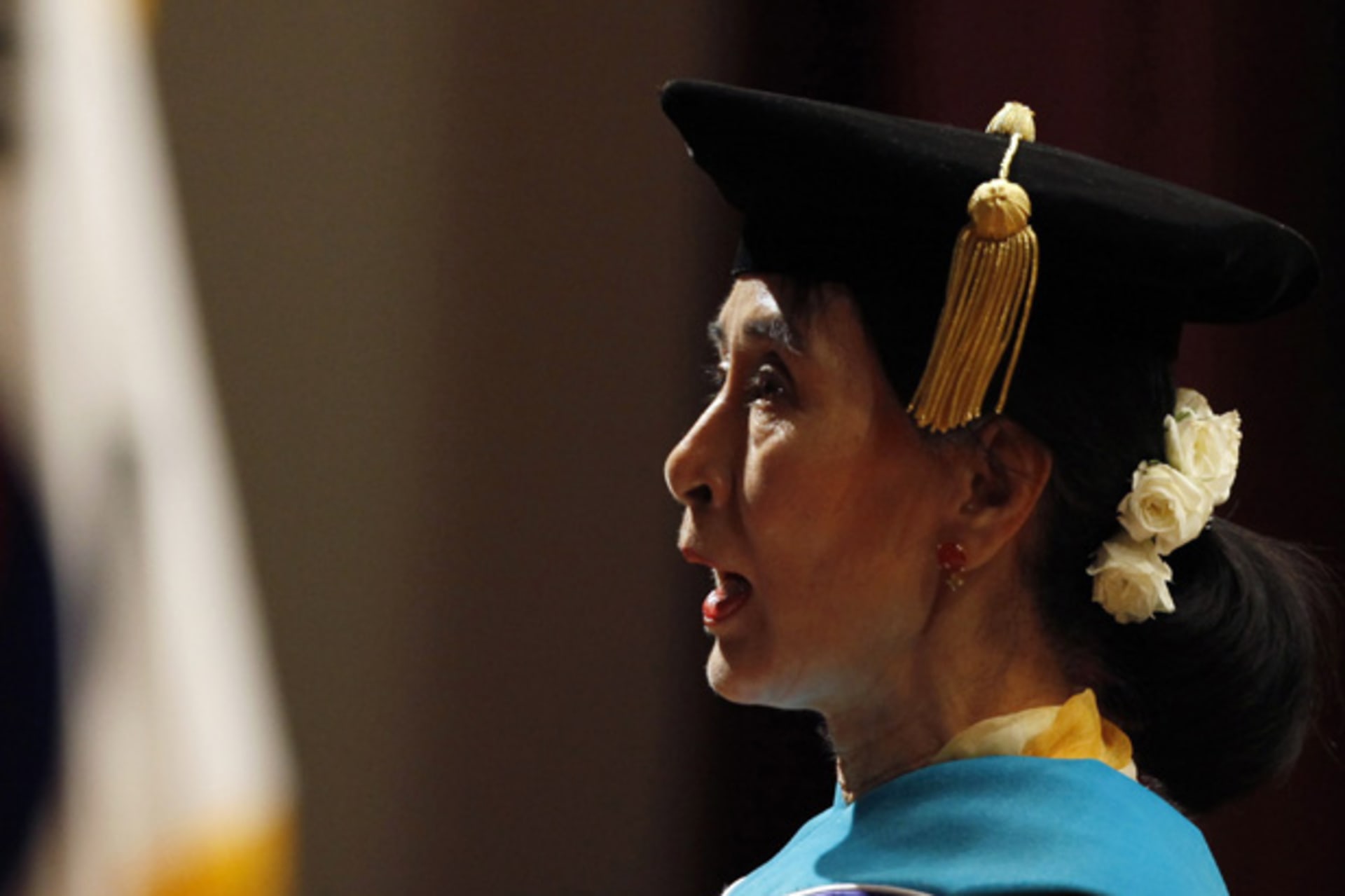 <p>Myanmar’s pro-democracy leader Aung San Suu Kyi speaks during a ceremony where she was awarded an honorary doctorate degree at Seoul National University in Seoul February 1, 2013.</p>

