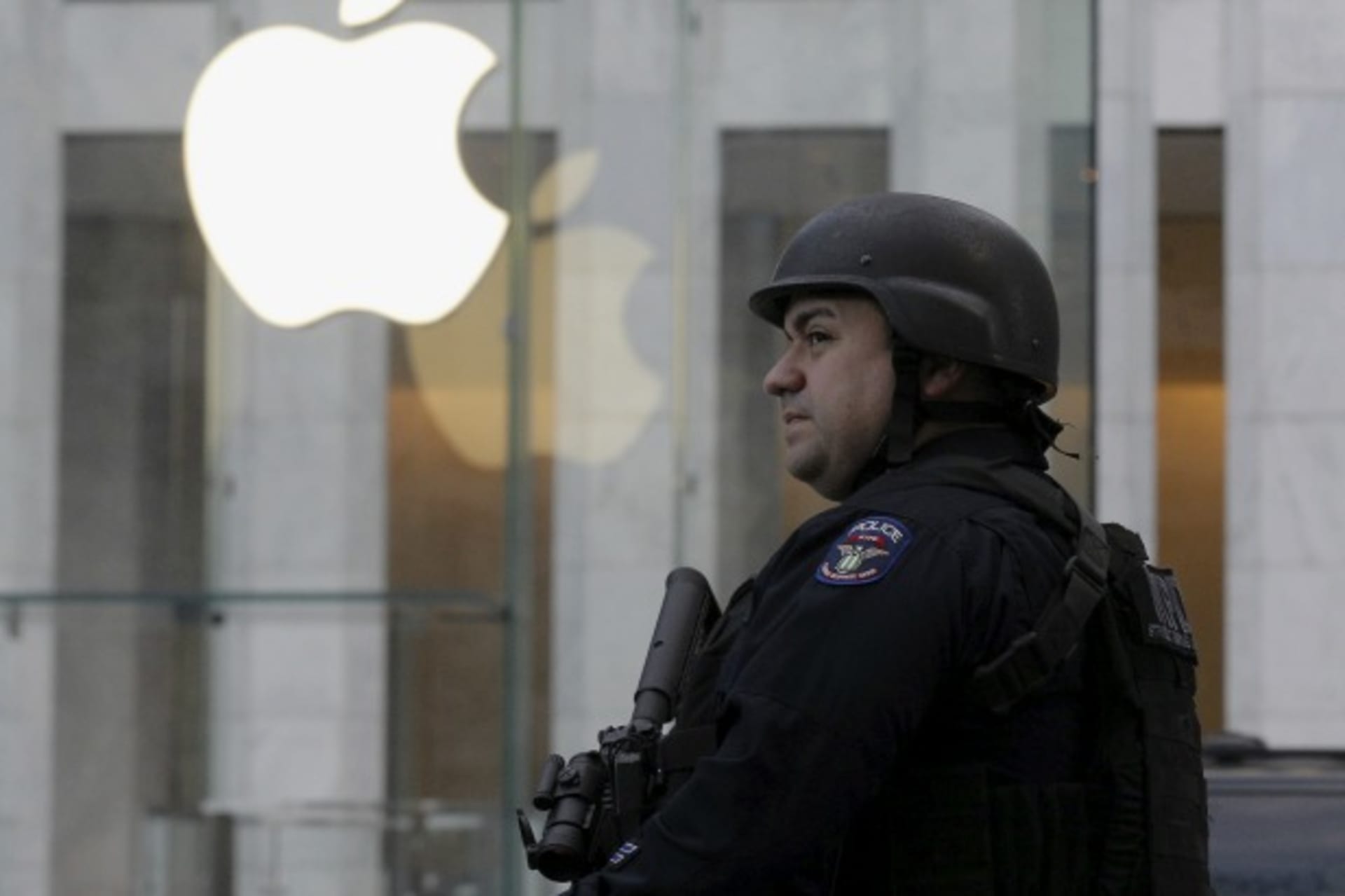<p>Apple FBI Cyber Net Politics</p>
