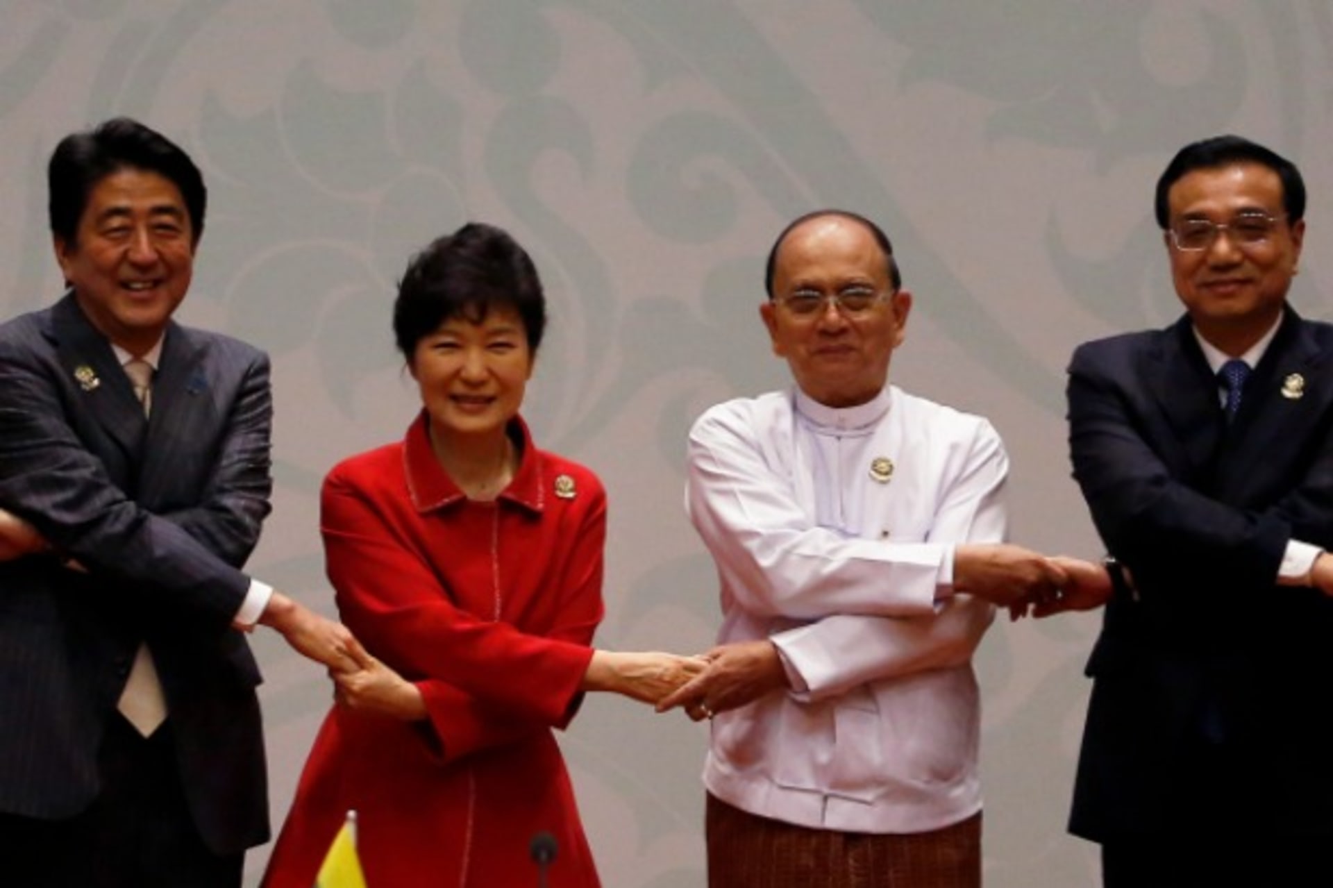 <p>EAS summit</p>
