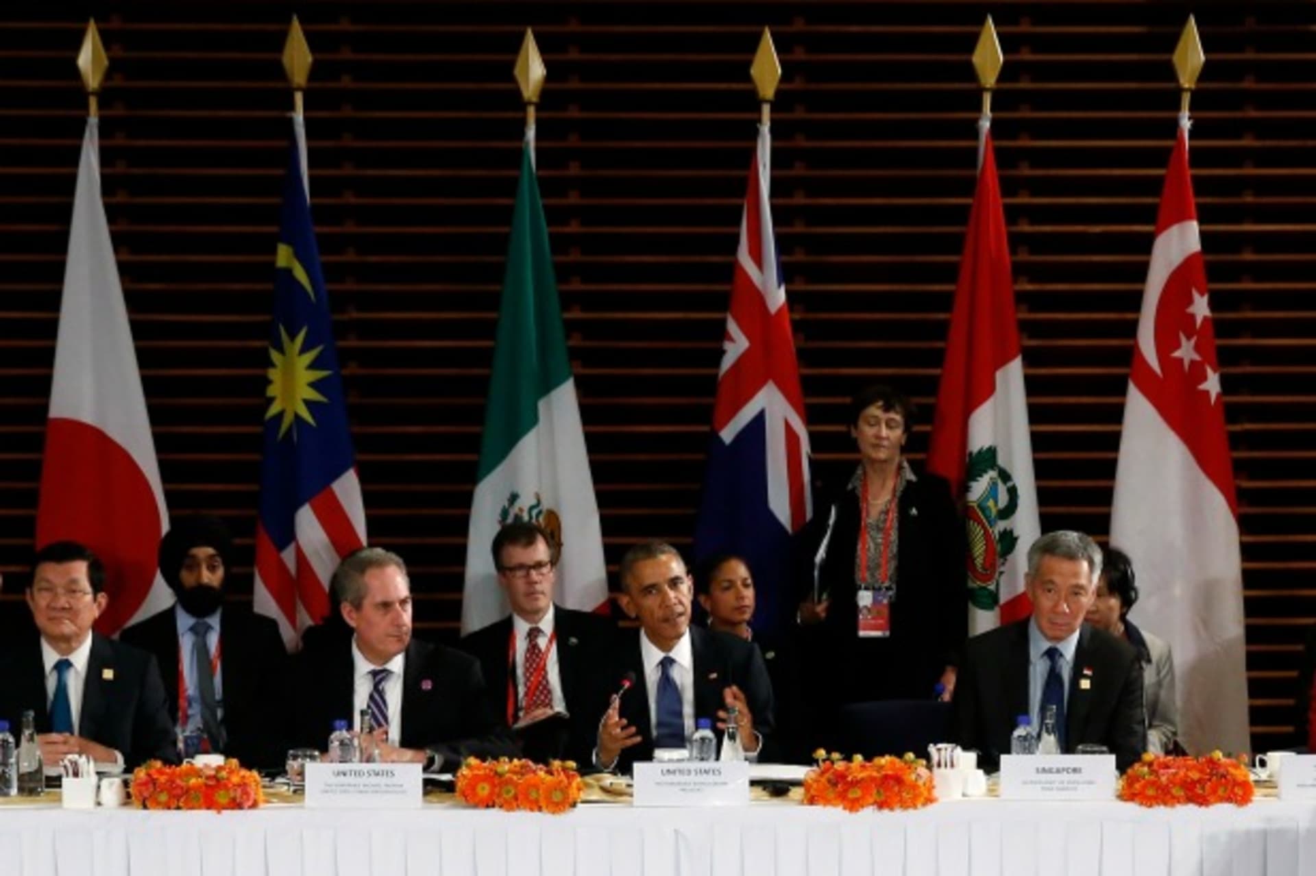 <p>U.S. President Barack Obama (C) meets with the leaders of the Trans-Pacific Partnership (TPP) countries in Beijing November 10…so travel to Myanmar and Australia during his week-long trip to Asia. REUTERS/Kevin Lamarque (CHINA – Tags: POLITICS BUSINESS)</p>
