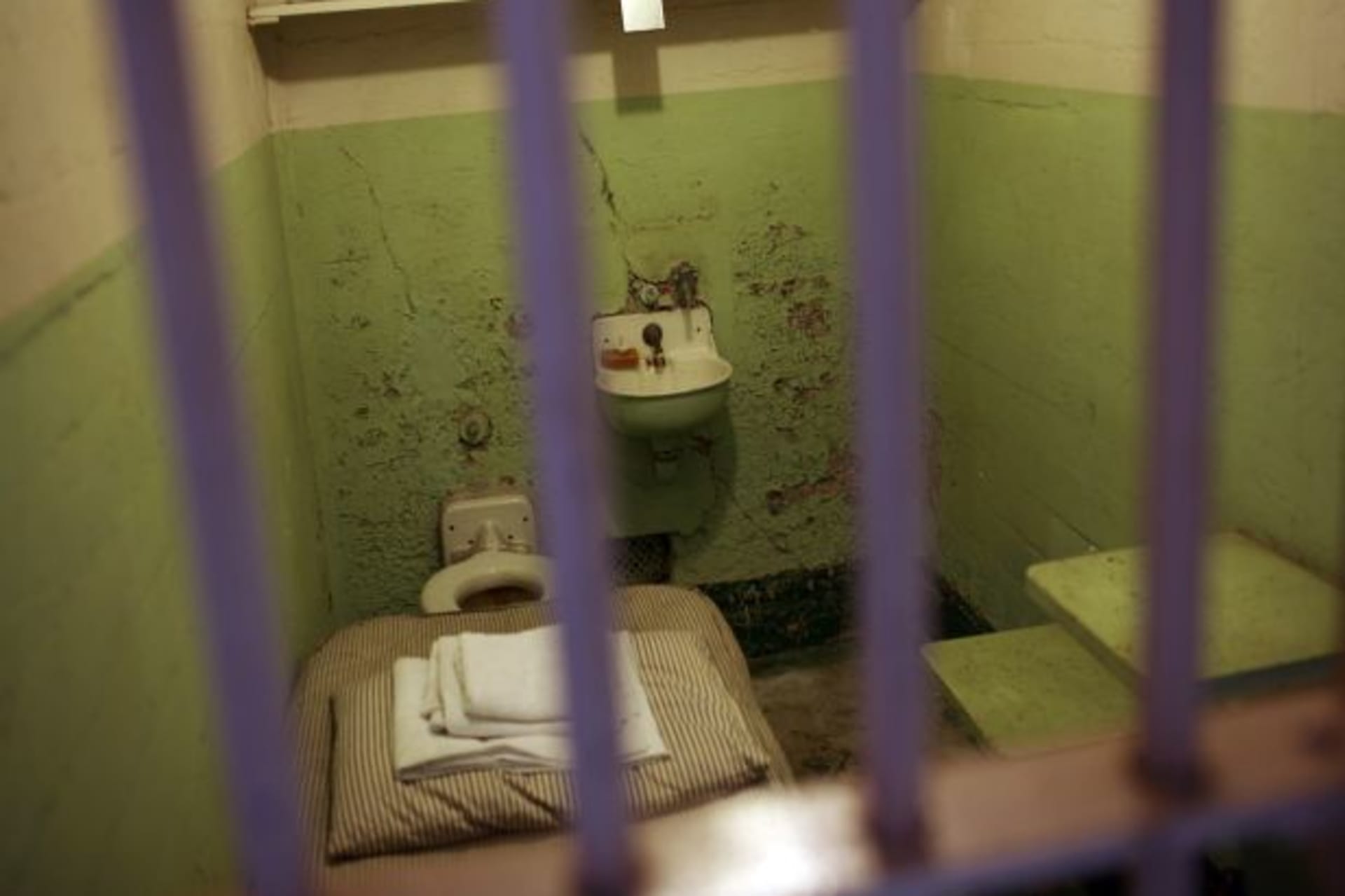 <p>A prison cell along cell block “B” (Robert Galbraith/Courtesy Reuters).</p>
