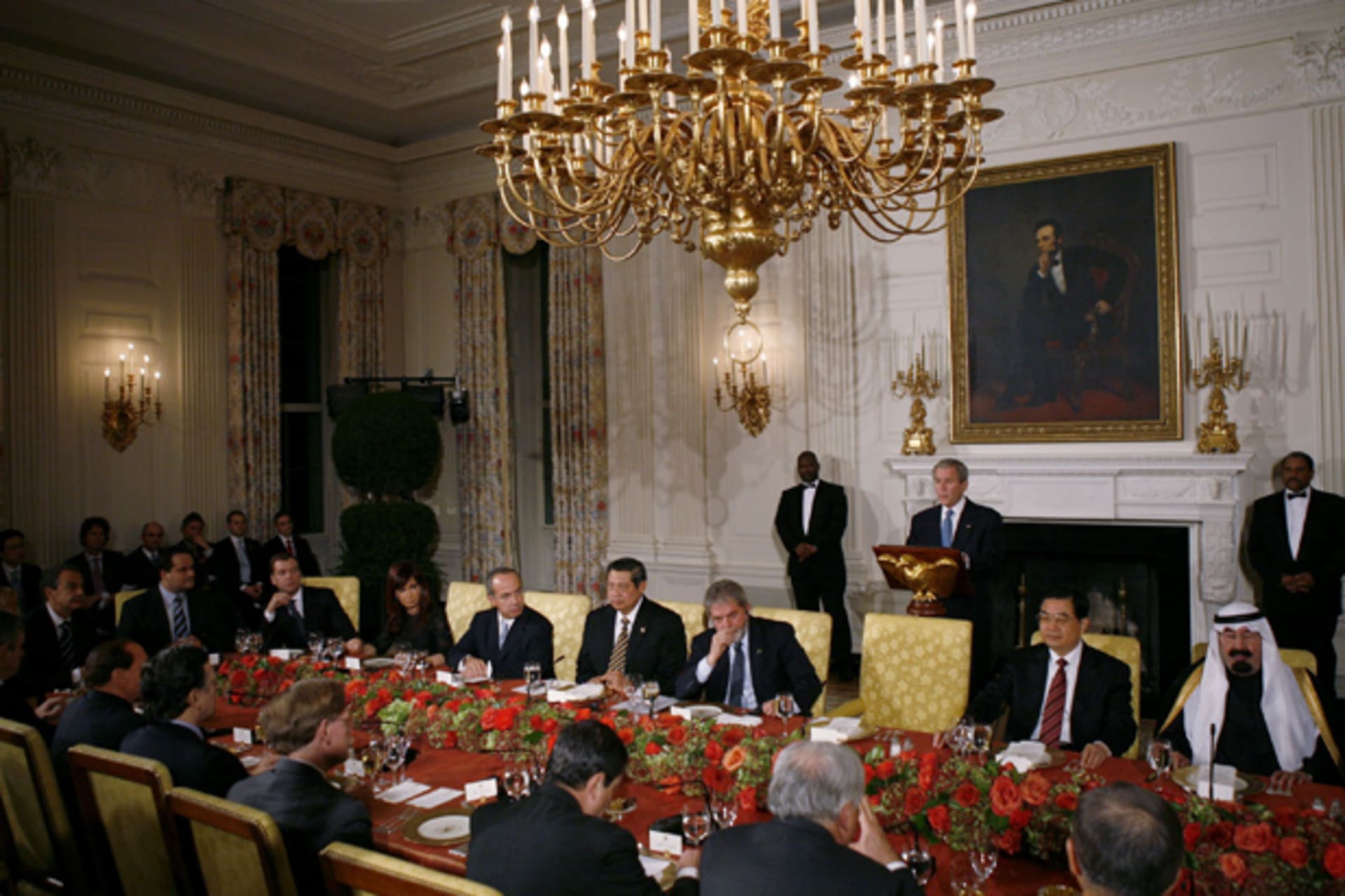 U.S. President George W. Bush addresses leaders gathered in the State Dining Room before tomorrow's G20 Summit