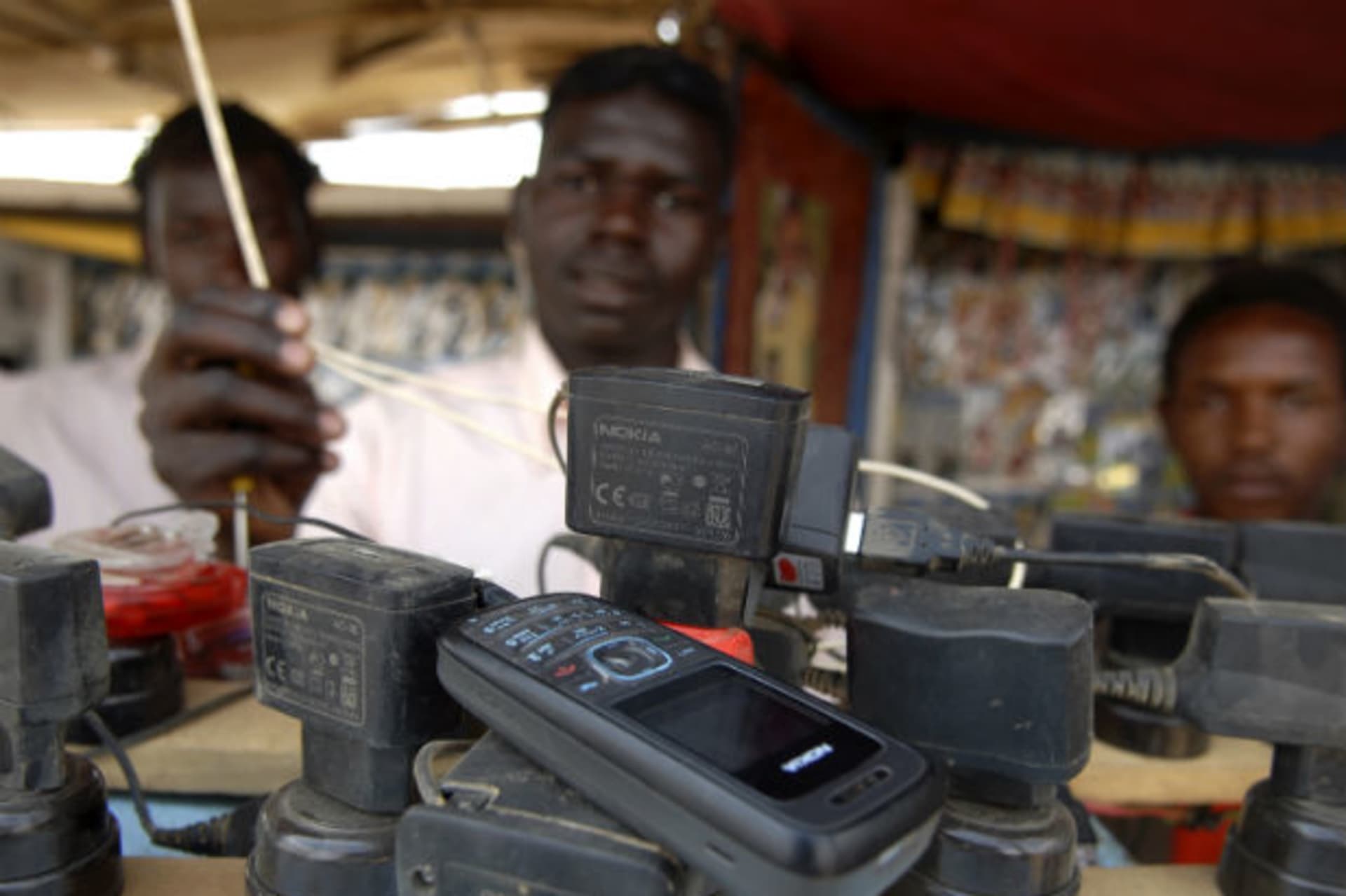 Africa-MobilePhones-20120215