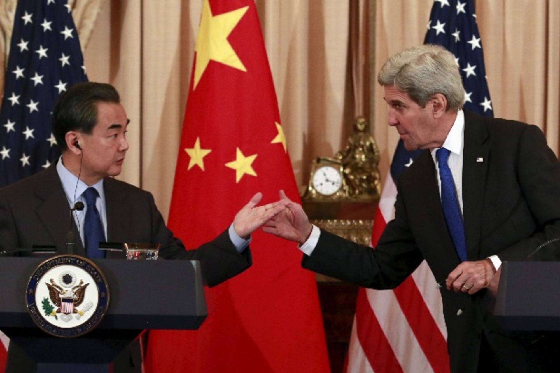 <p>U.S. Secretary of State John Kerry (R) and Chinese Foreign Minister Wang Yi hold a joint news conference after their meeting at the State Department in Washington, February 23, 2016. REUTERS/Yuri Gripas TPX IMAGES OF THE DAY</p>
