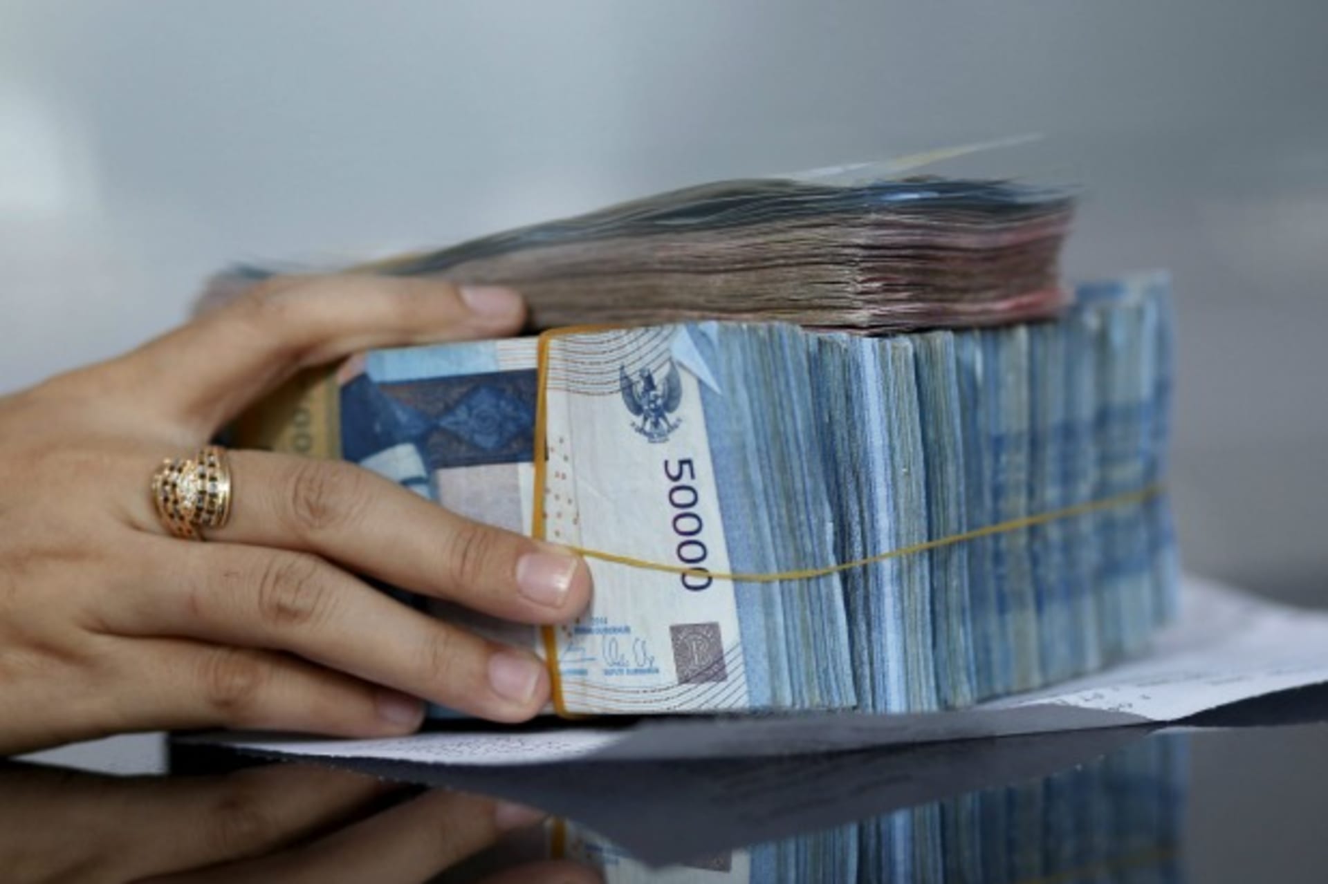 <p>Indonesia-rupiah</p>