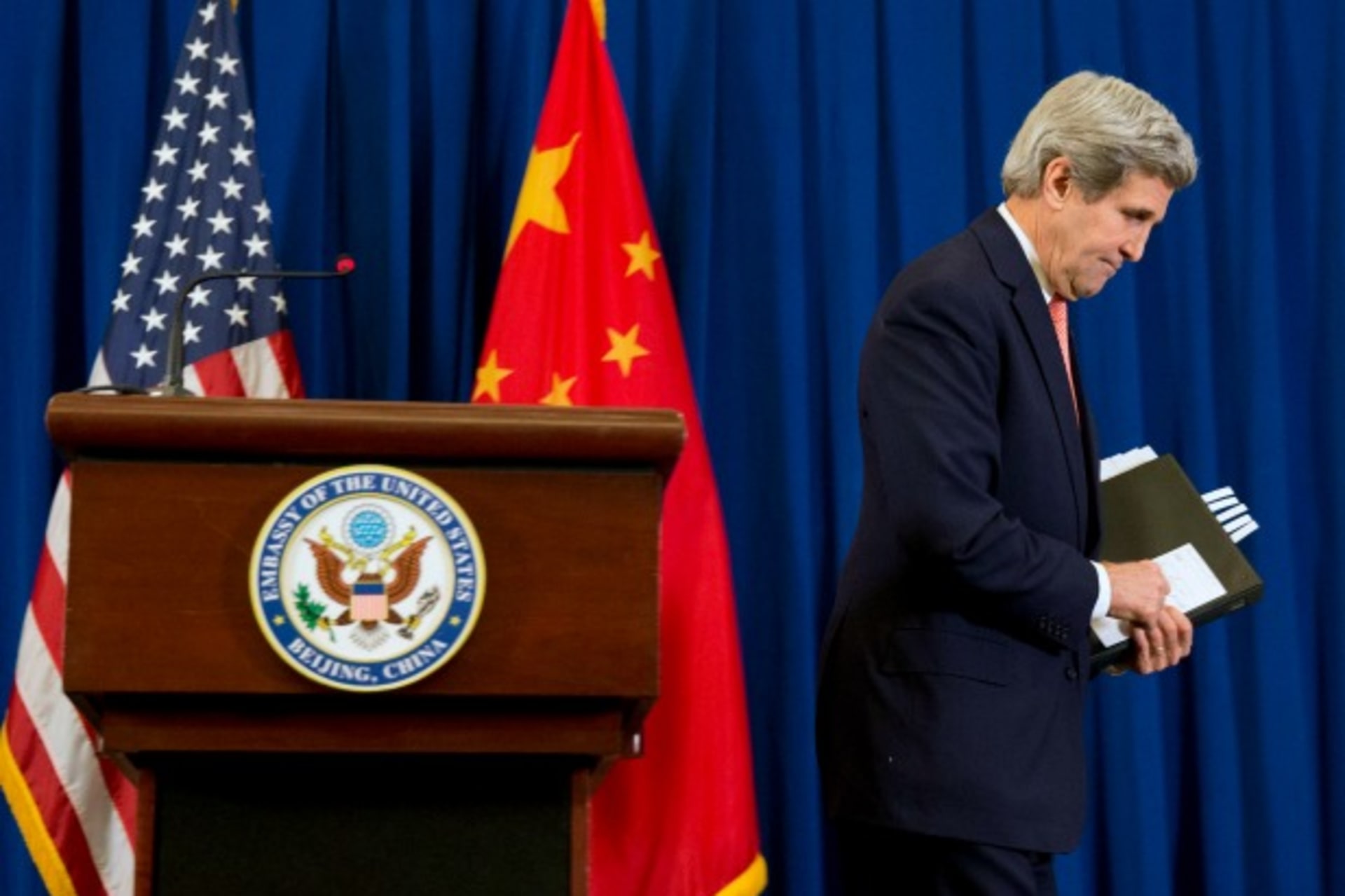 <p>kerry-in-beijing</p>
