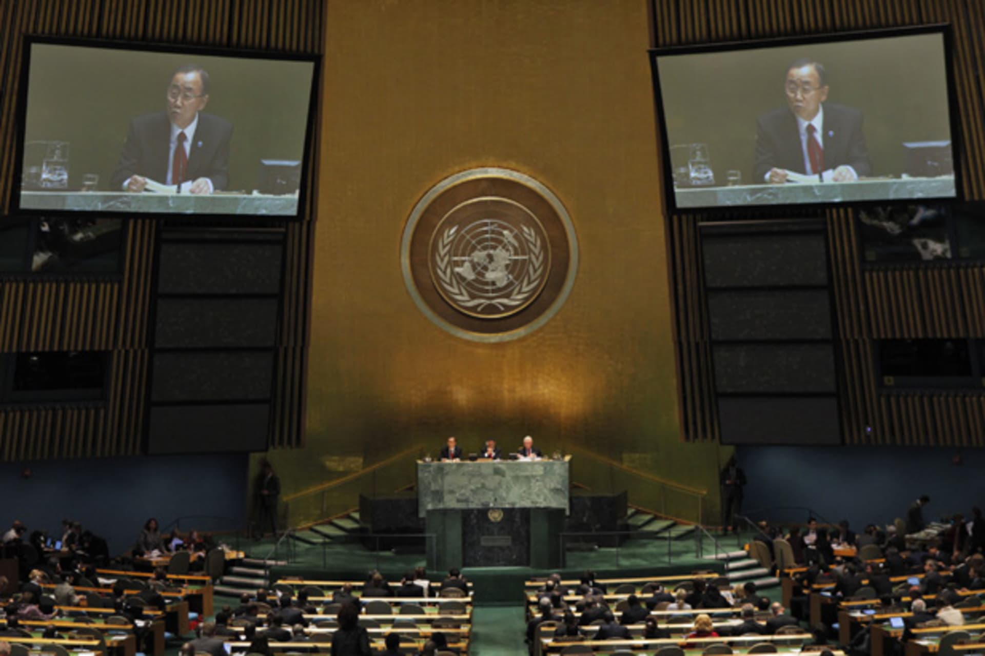 <p>UN secretary general Ban Ki-Moon addresses diplomats during the High-Level meeting of the General Assembly on the rule of law. (Eduardo Munoz/ courtesy Reuters)</p>
