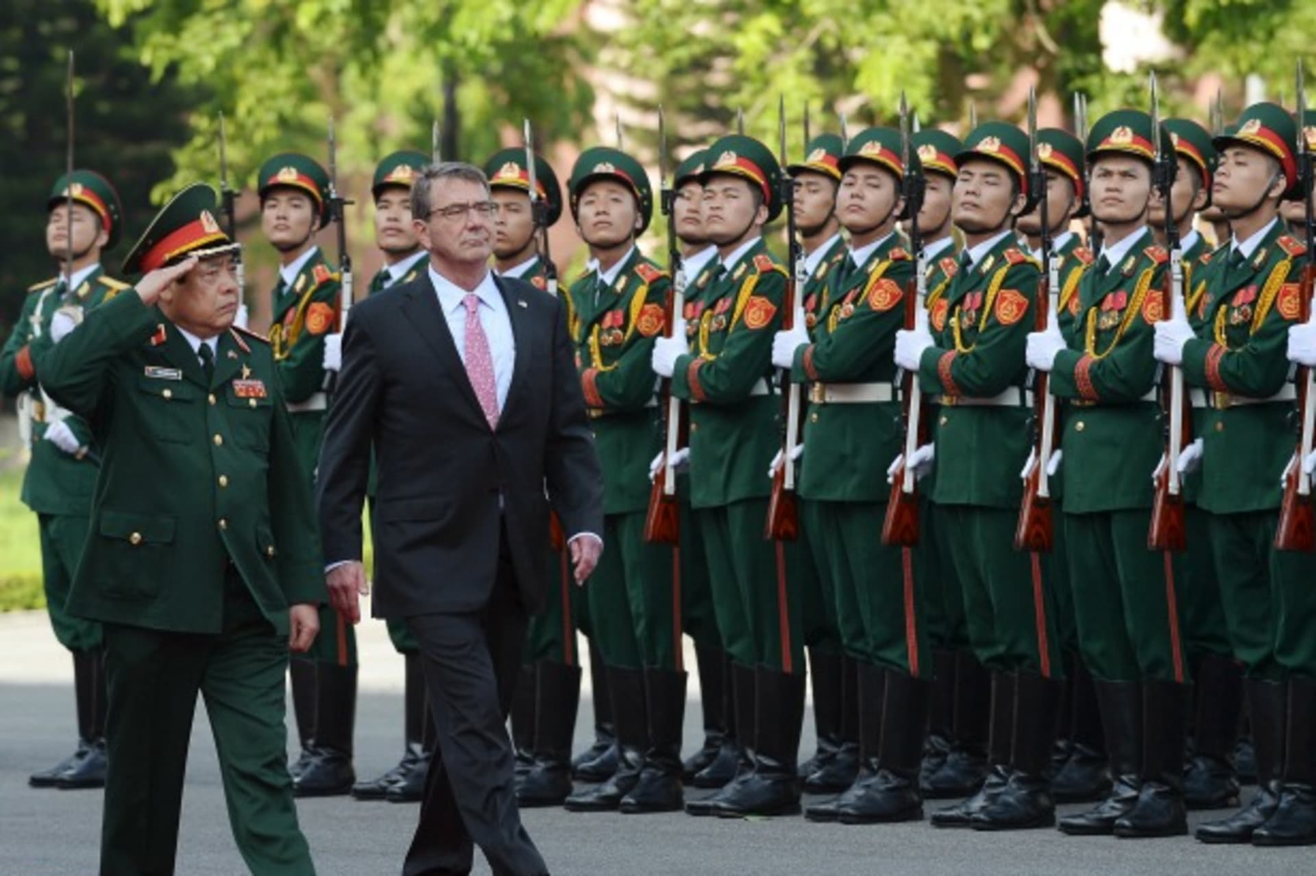<p>ash-carter-vietnam</p>
