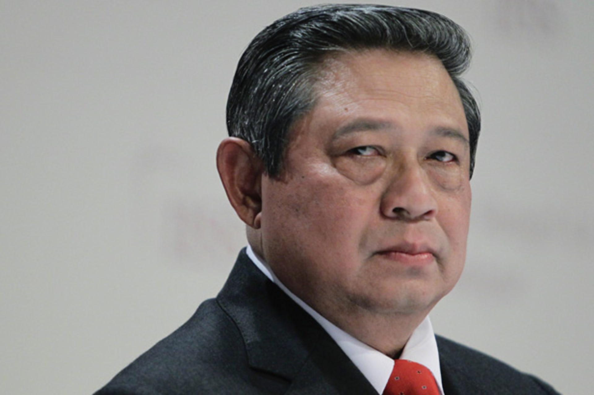 <p>Indonesia’s President Yudhoyono waits to give his keynote address during the opening of the 11th IISS Asia Security Summit. Kurlantzick discusses Yudhoyono’s recent attempts to reduce Indonesia’s openness to investment, and focus on domestic concerns.</p>
