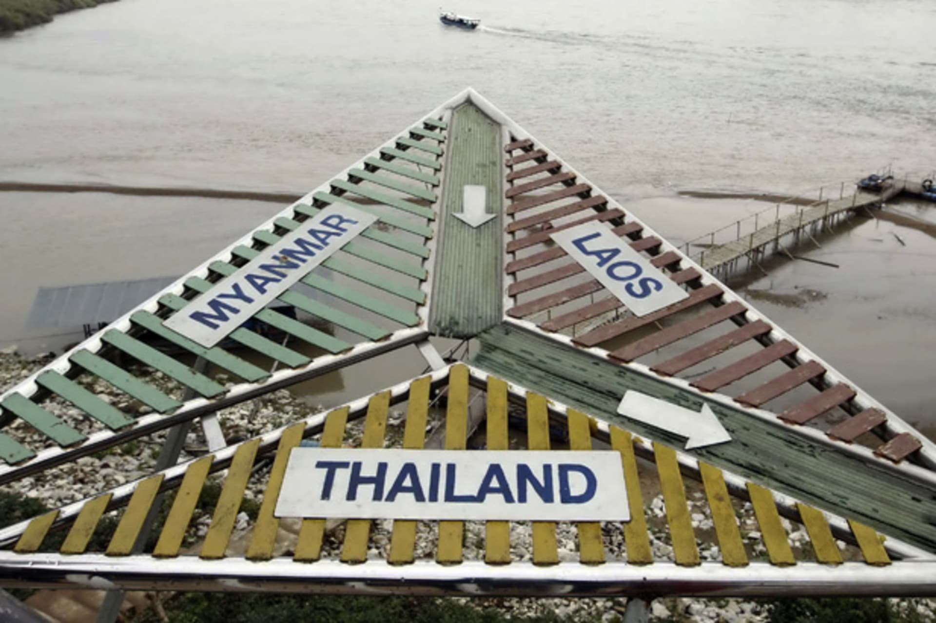 <p>Desmond Ball and Joshua Kurlantzick believe that Myanmar military units are closely involved in the shipping of drugs into neighboring Thailand and Laos.</p>
