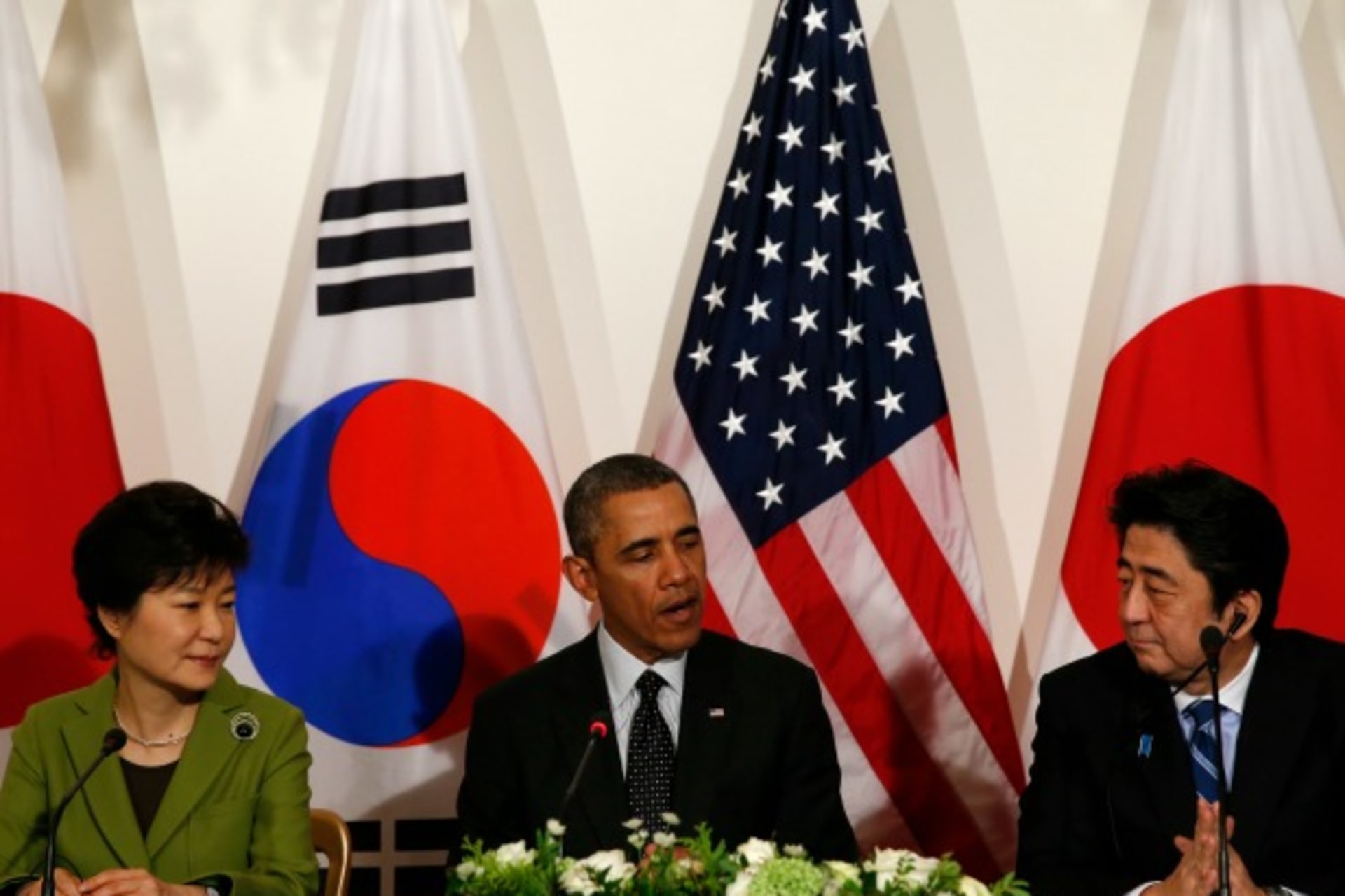 <p>park-obama-abe-at-the-hague</p>