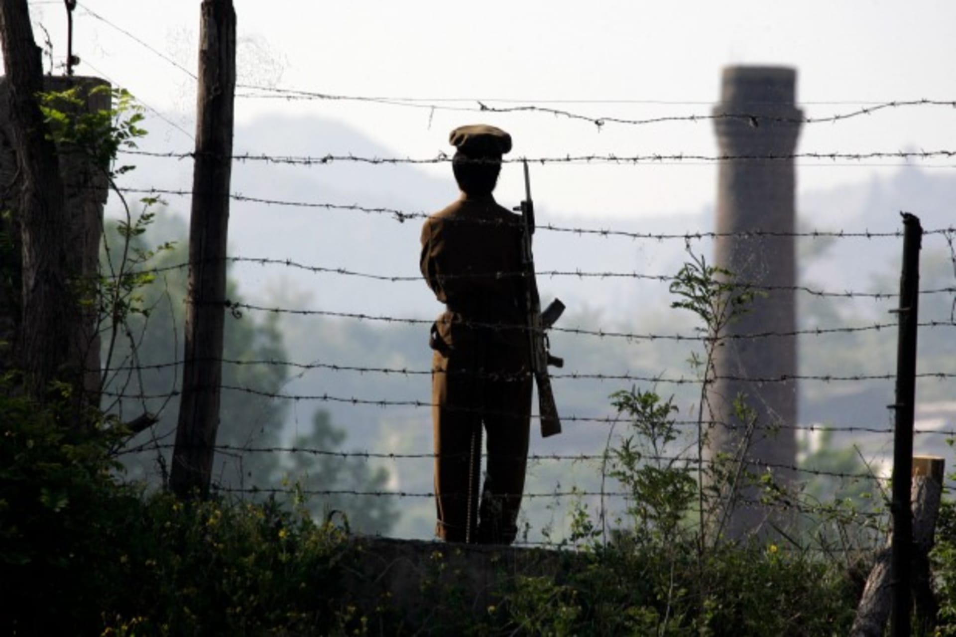 <p>A female North Korean soldier guards the banks of the Yalu River near the Chongsong county of North Korea opposite the Chinese… Pyongyang against transferring nuclear material overseas. REUTERS/Jason Lee (NORTH KOREA POLITICS MILITARY IMAGES OF THE DAY)</p>