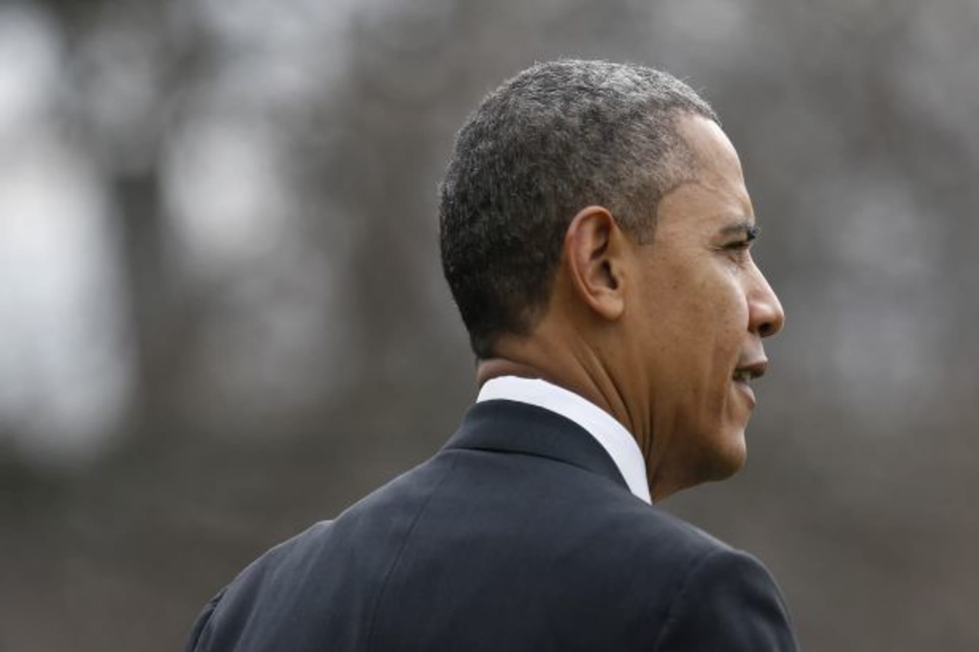 <p>U.S. president Barack Obama crosses the south lawn of the White House on February 13, 2013 (Jonathan Ernst/Courtesy Reuters).</p>
