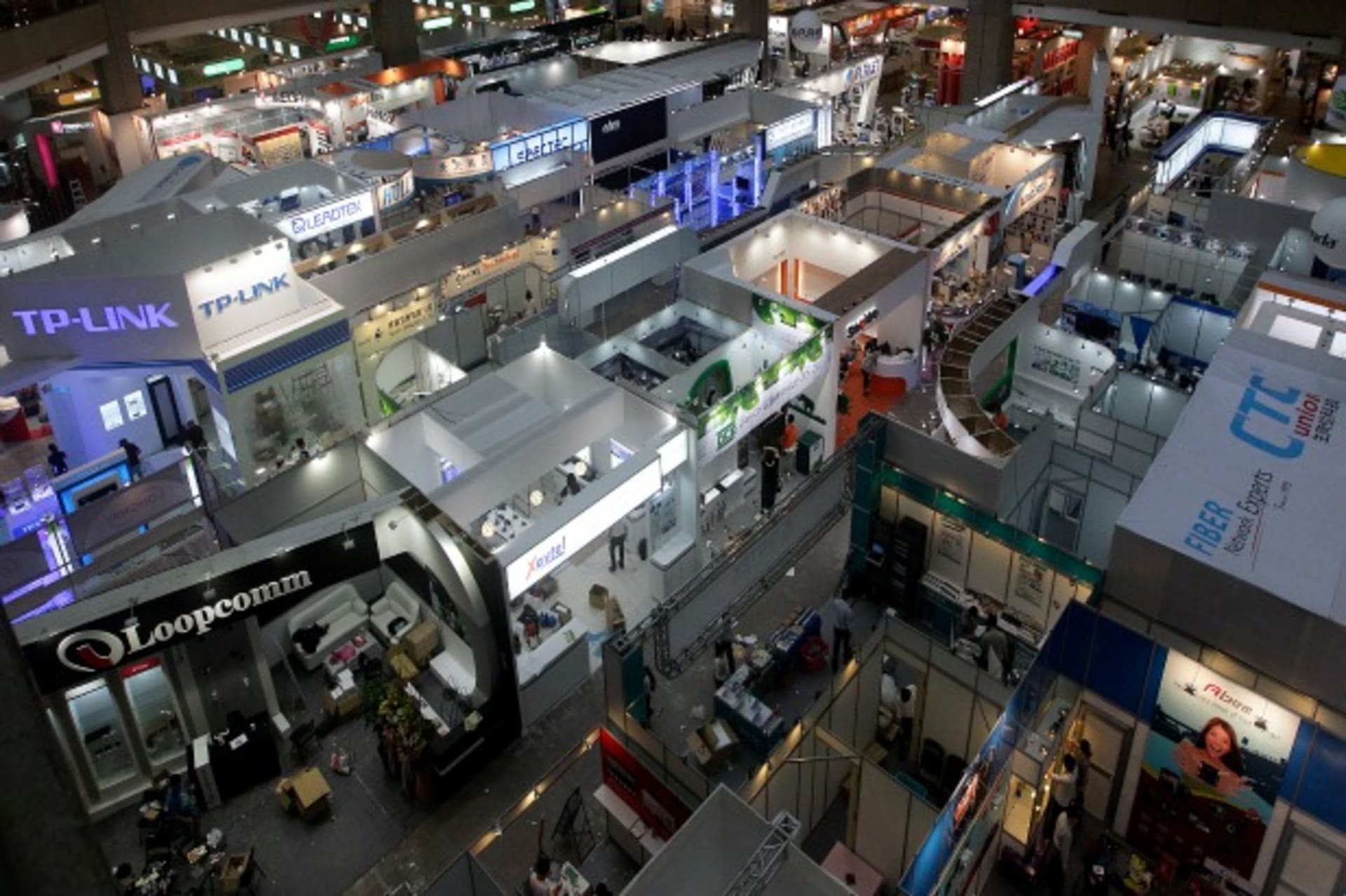 <p>A general view shows booths at the 2013 Computex exhibition, the world’s second largest computer show, in Taipei World Trade Center on June 3, 2013. (Pichi Chuang/Courtesy Reuters)</p>
