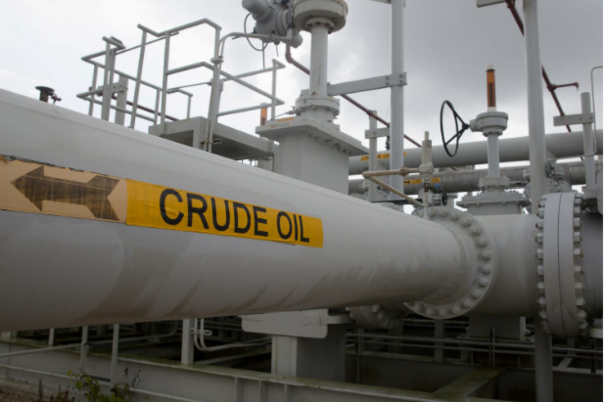 <p>A maze of crude oil pipes and valves at the Strategic Petroleum Reserve in Freeport, Texas (REUTERS/Richard Carson).</p>