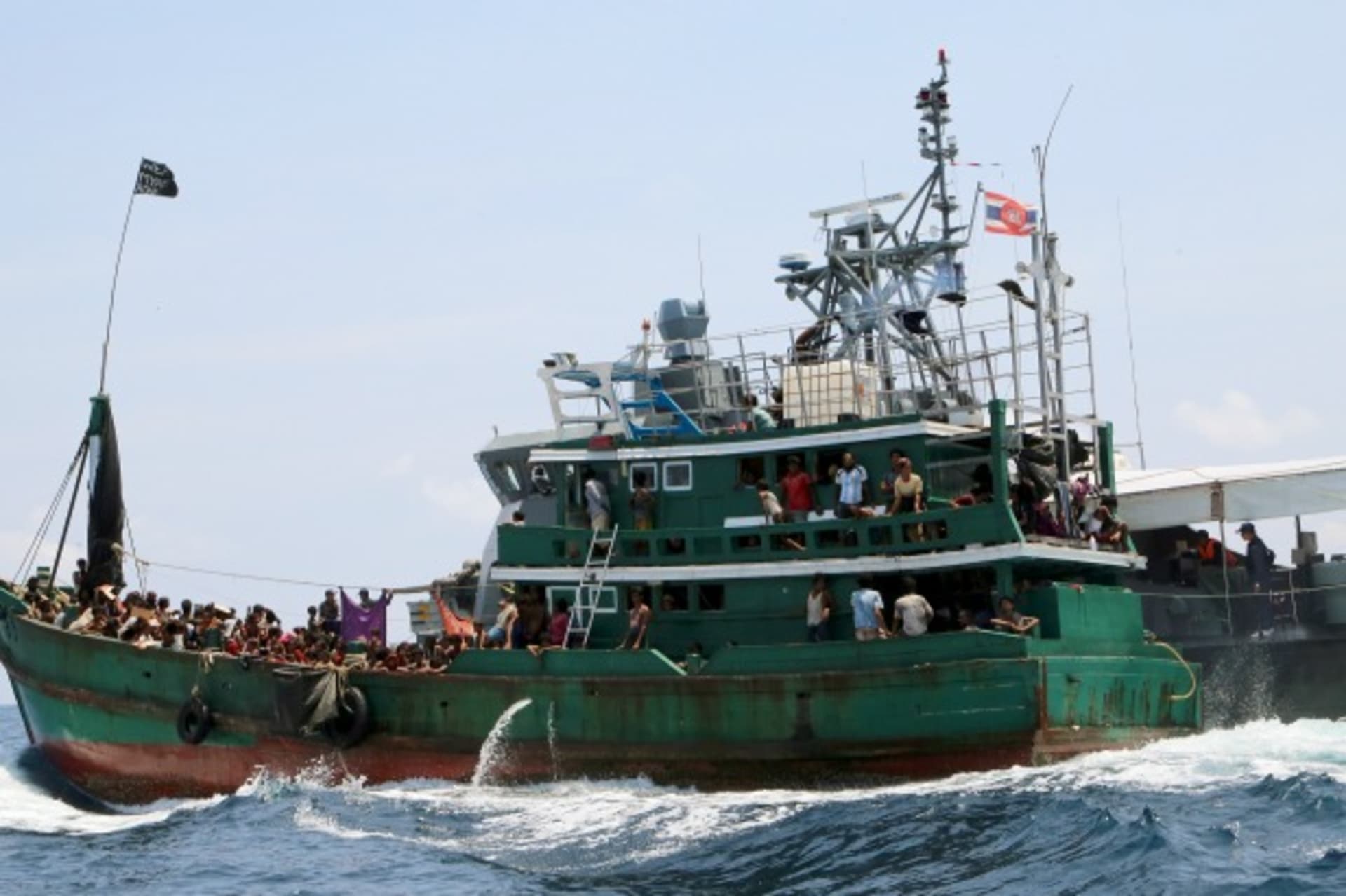 <p>migrants-thai-navy</p>
