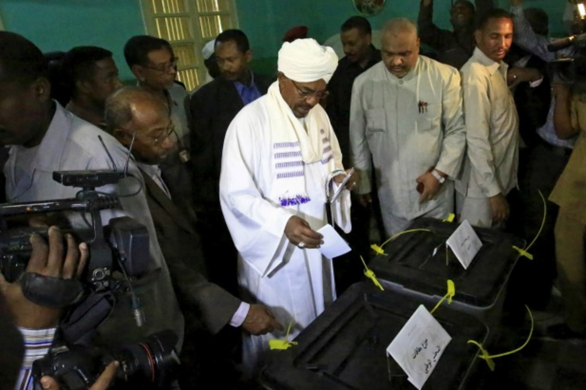 Omar al-Bashir - Voting