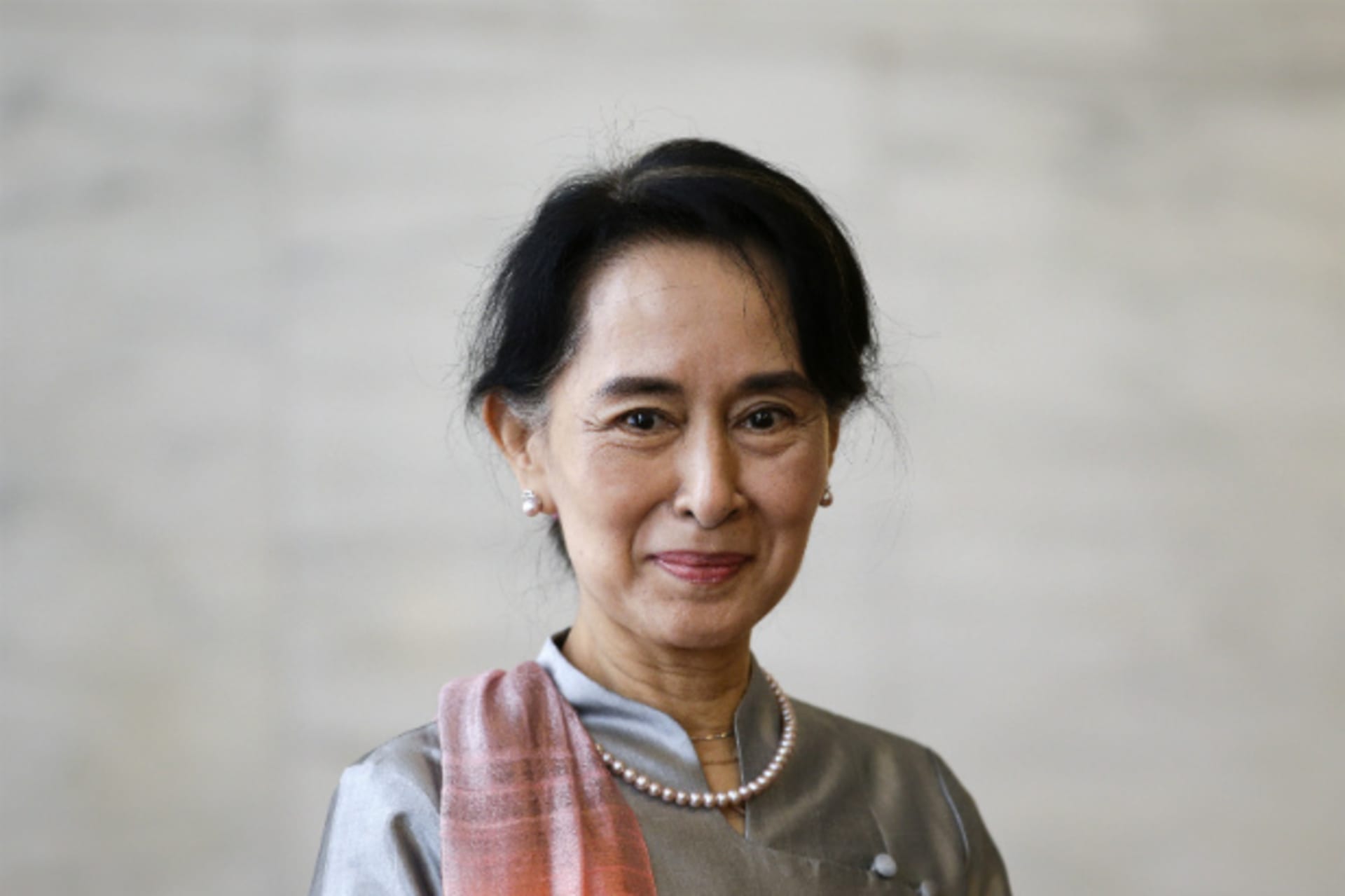 <p>Myanmar pro-democracy leader Aung San Suu Kyi looks on as she leads a news conference at the foreign ministry in Rome on October 28, 2013. (Max Rossi/Courtesy Reuters)</p>
