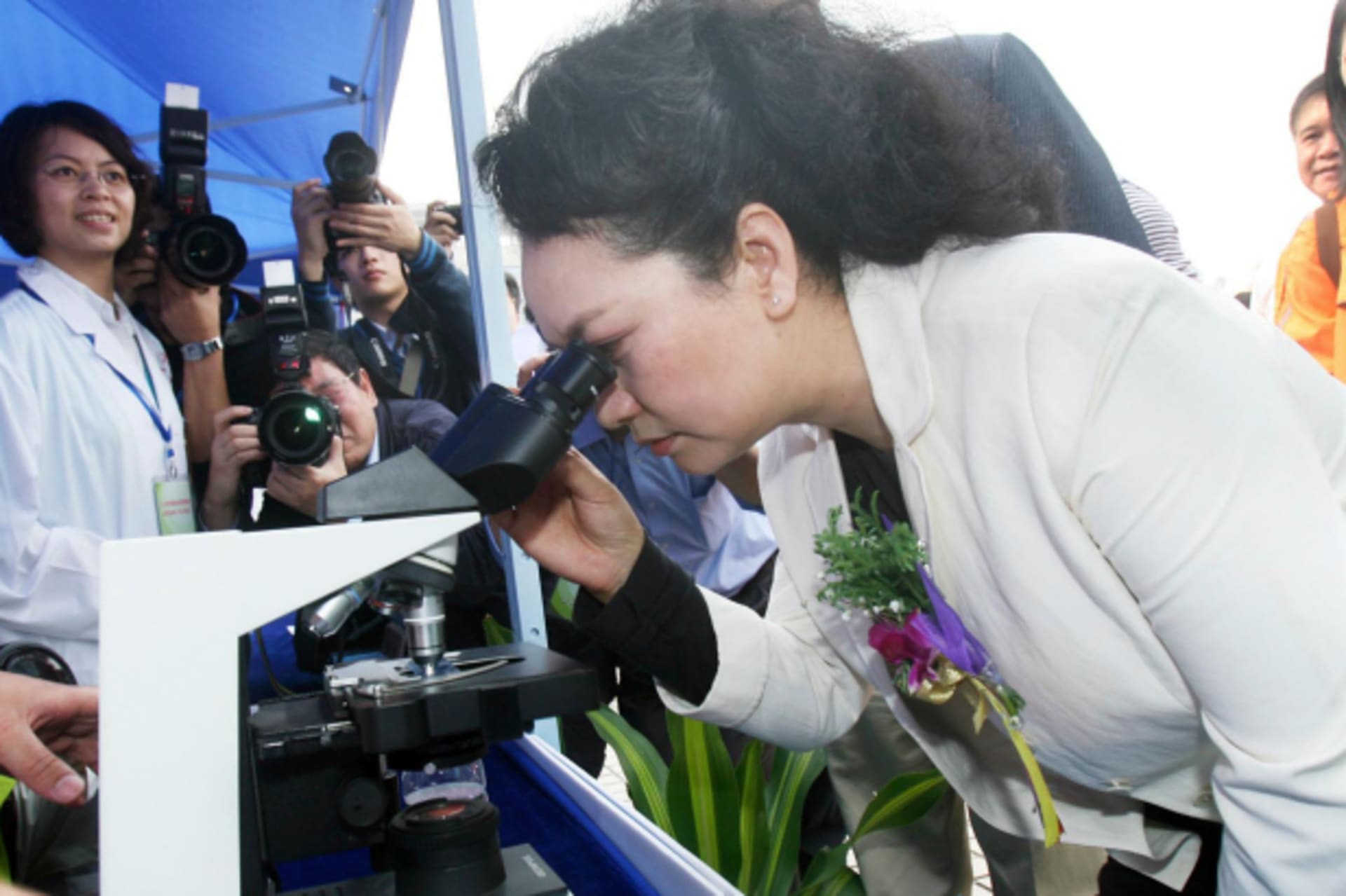 China's first lady Peng Liyuan attends an event for World Tuberculosis Day in Dongguan, Guangdong province.