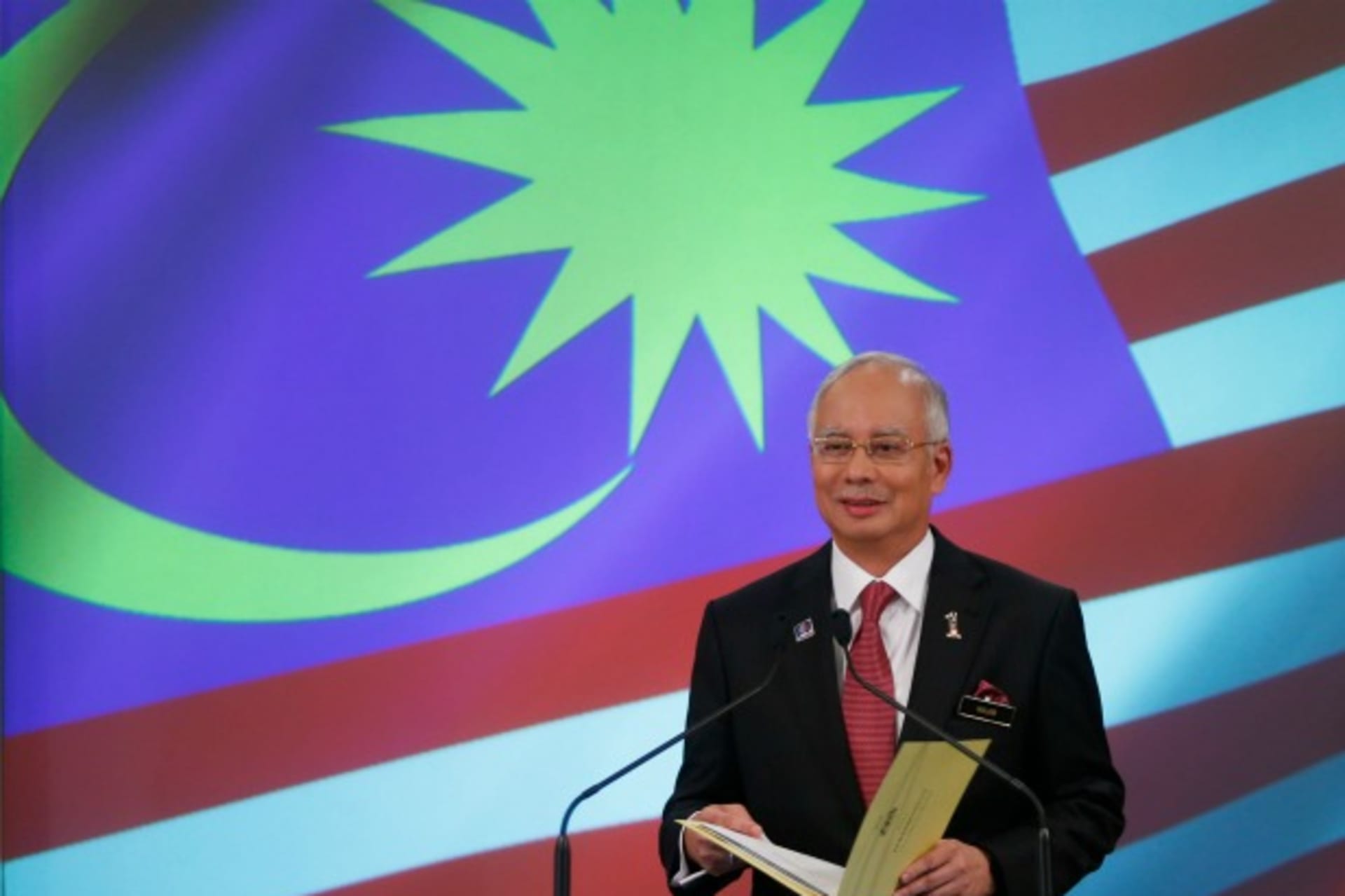 <p>Malaysia’s Prime Minister Najib Razak speaks during the announcement of his new cabinet ministers lineup at his office in Putrajaya outside Kuala Lumpur on May 15, 2013.</p>
